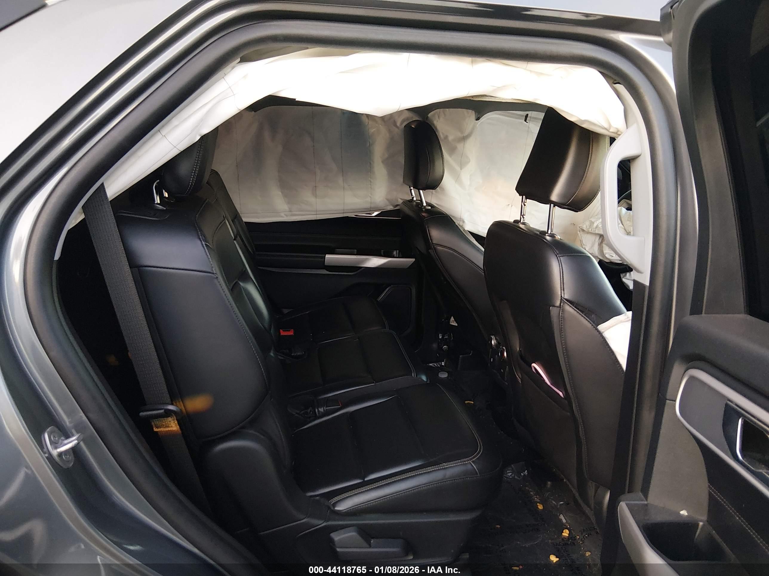 FORD EXPLORER image 8