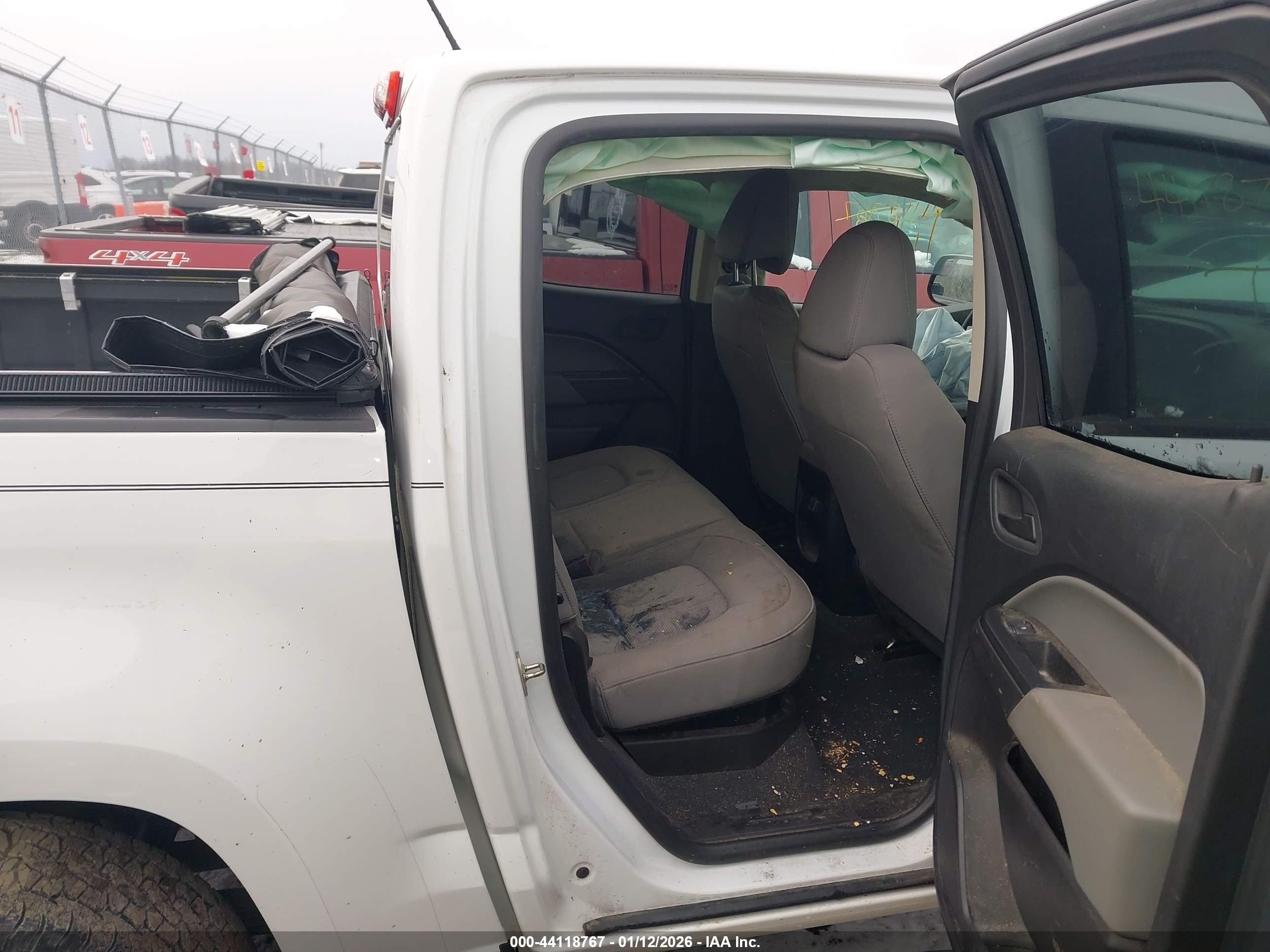 CHEVROLET COLORADO image 8