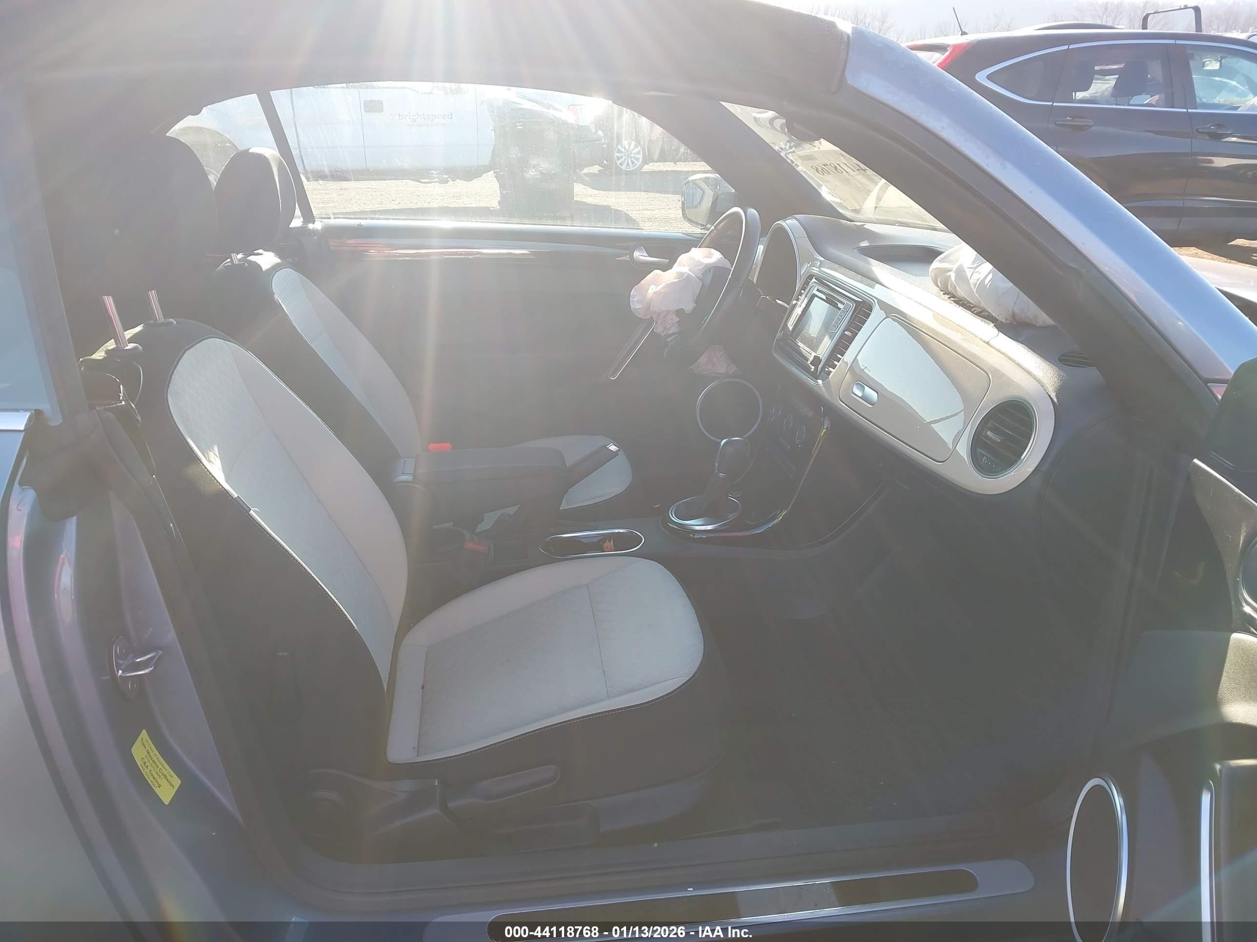 VOLKSWAGEN BEETLE image 5