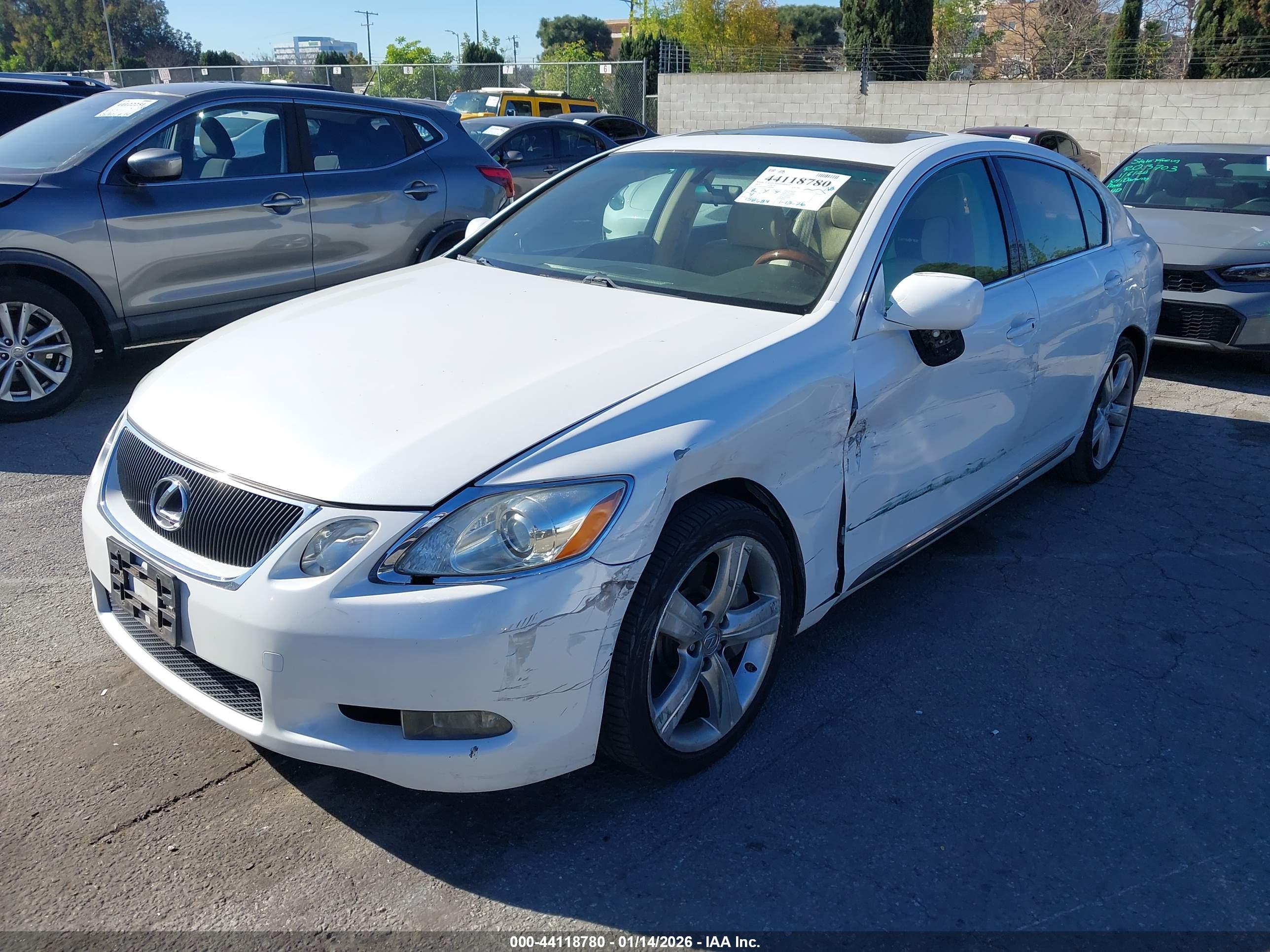 LEXUS GS image 2