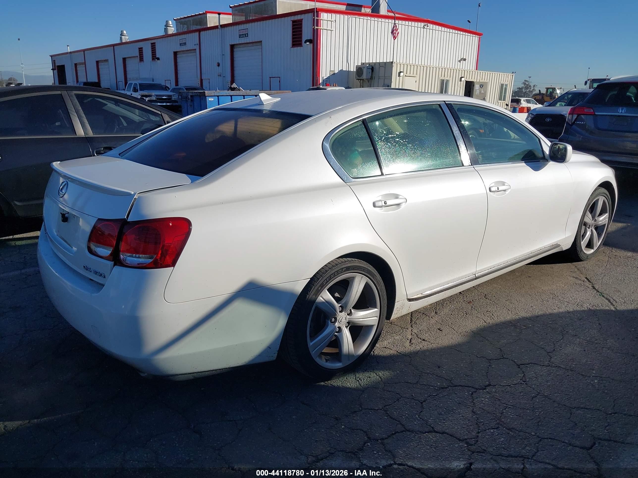 LEXUS GS image 4