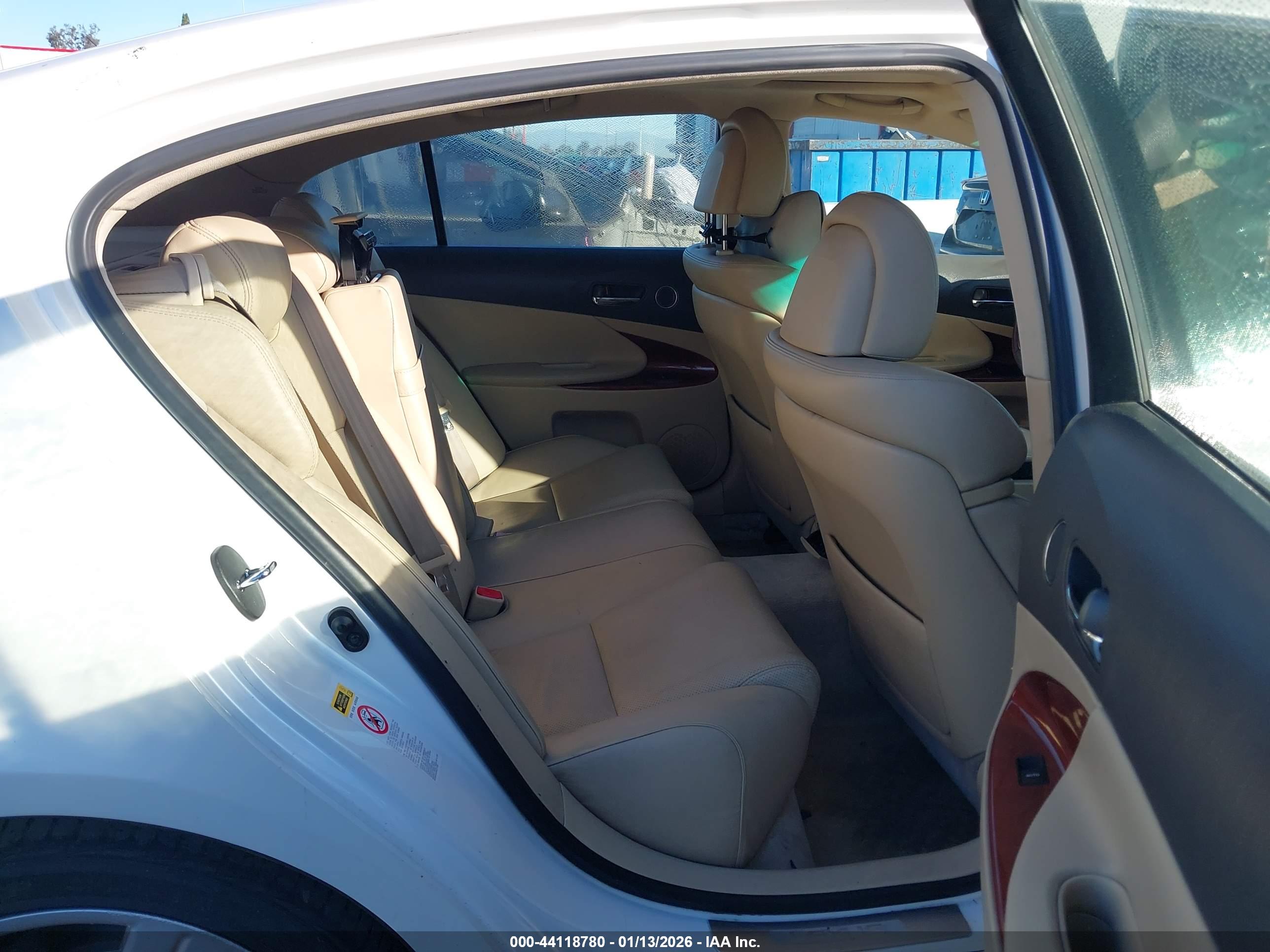 LEXUS GS image 8
