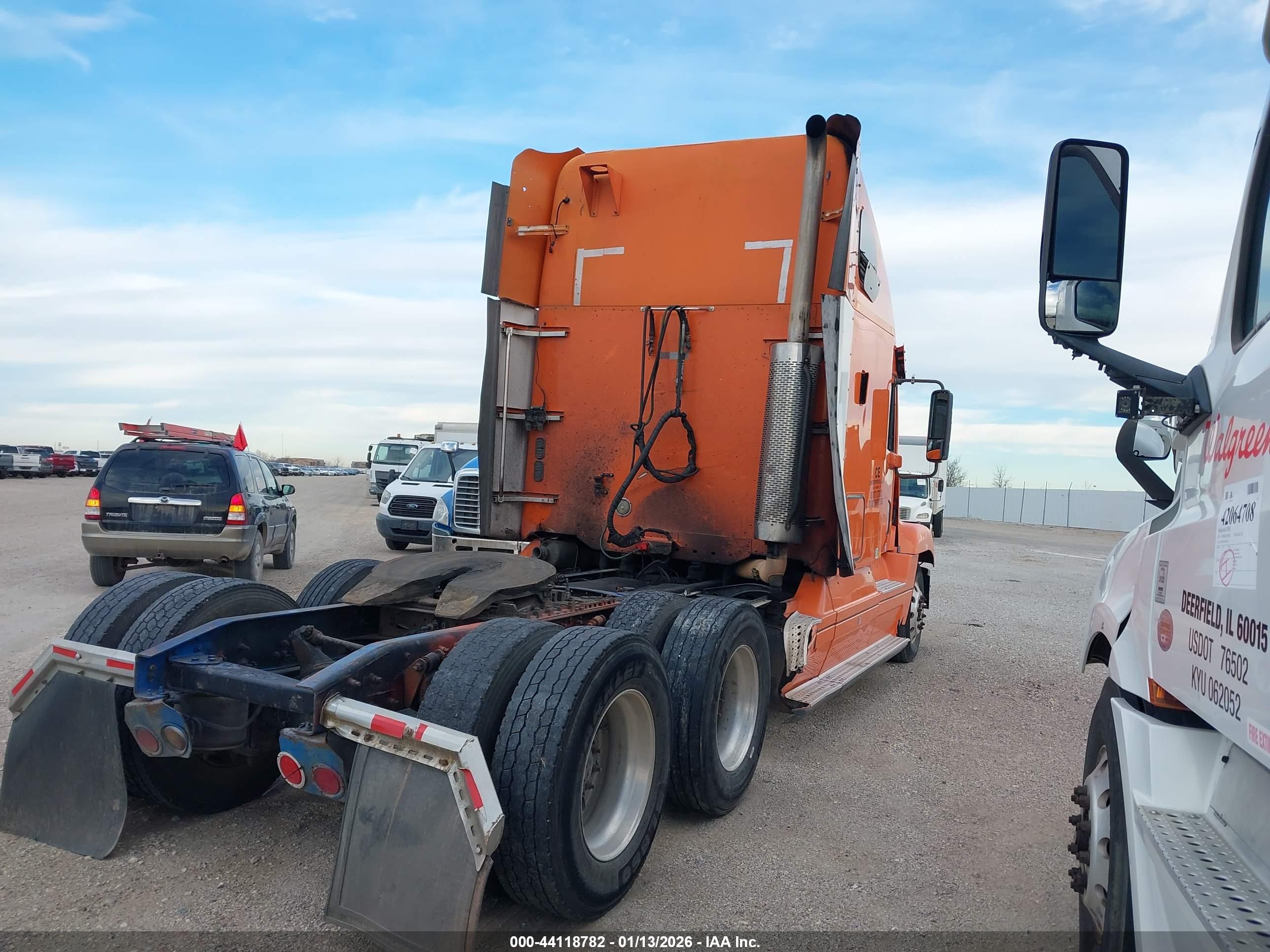 FREIGHTLINER CONVENTIONAL image 4