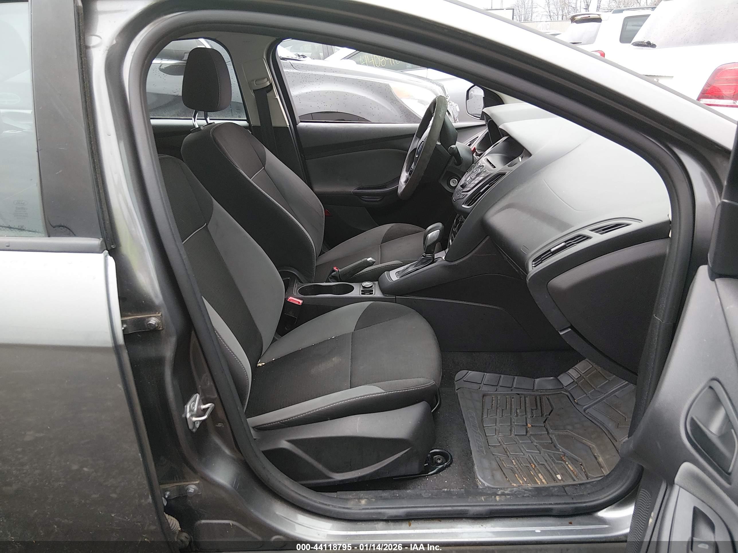 FORD FOCUS image 5