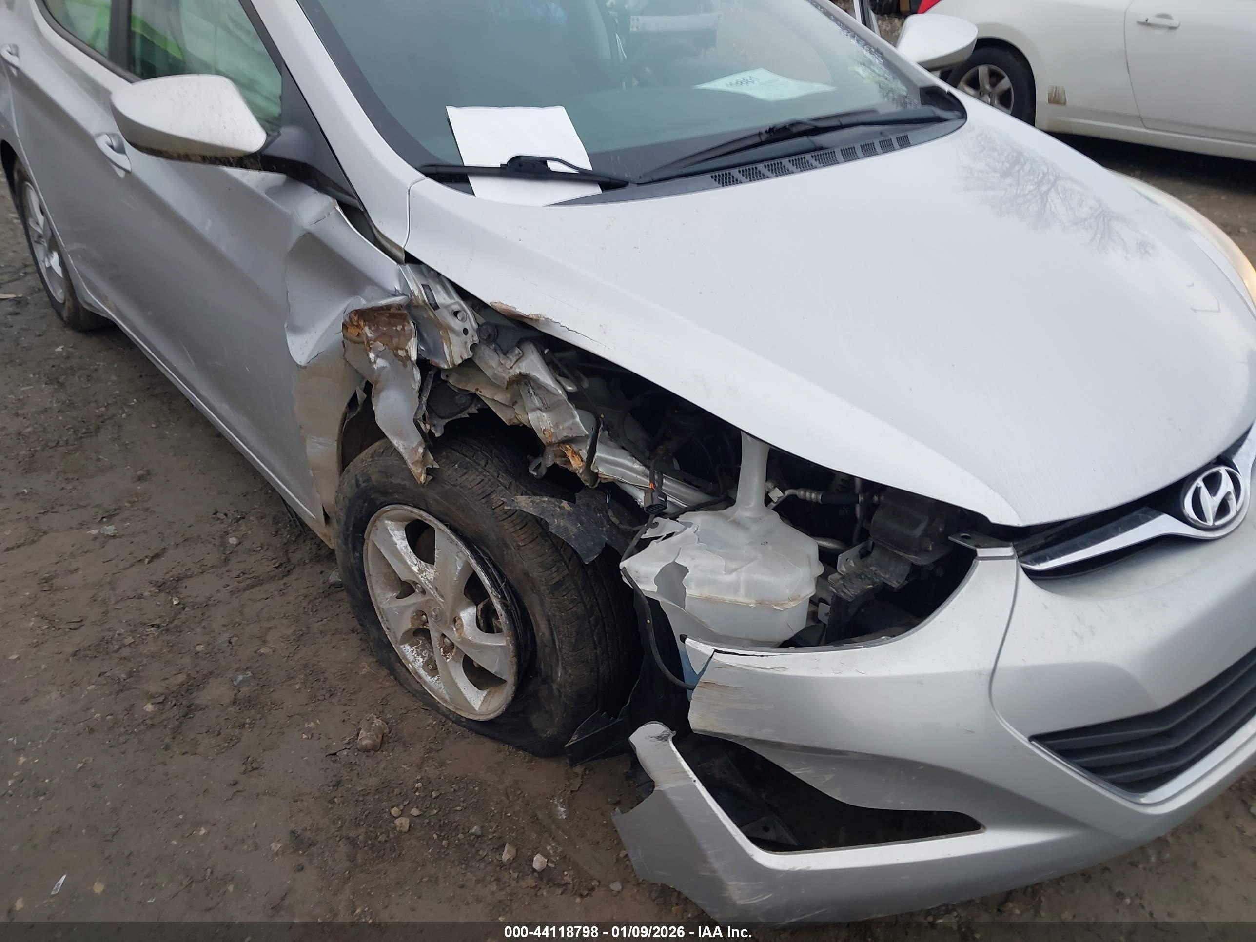 HYUNDAI ELANTRA image 6