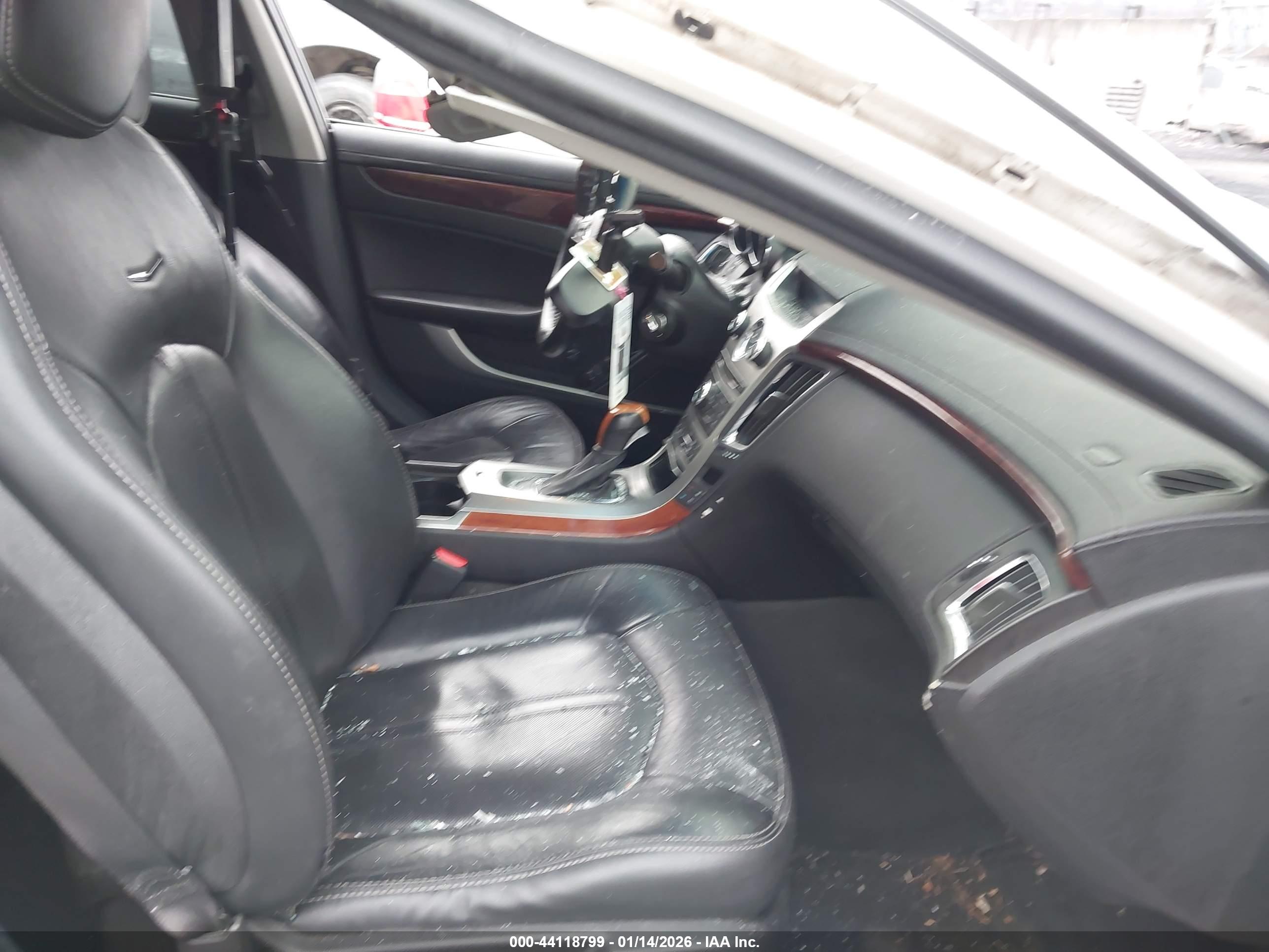 CADILLAC CTS image 5