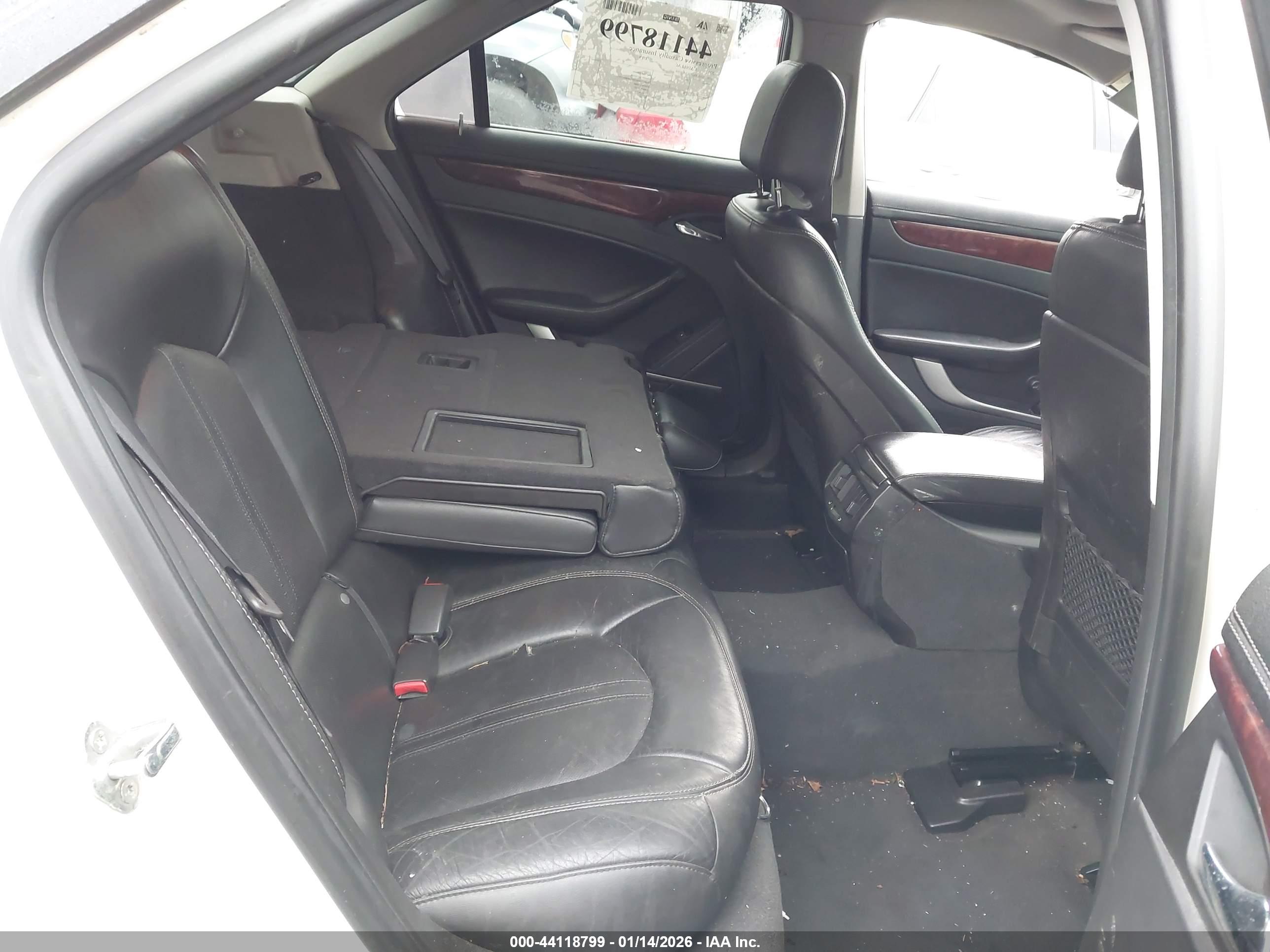 CADILLAC CTS image 8