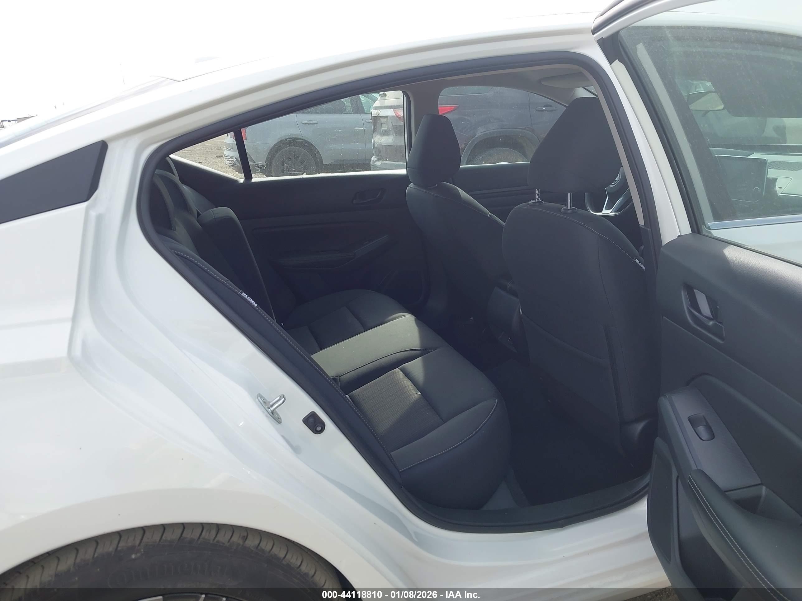 NISSAN ALTIMA image 8