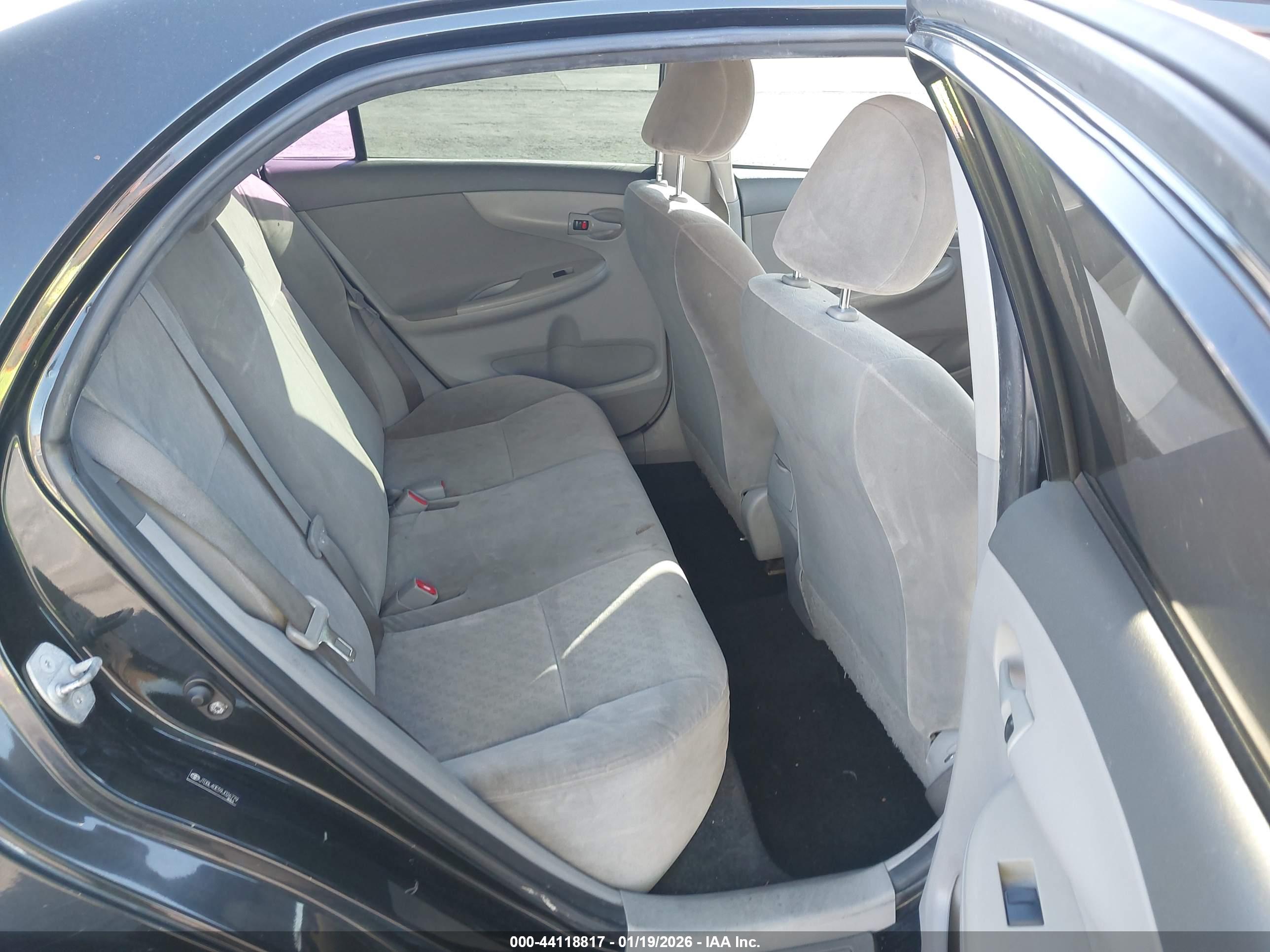 TOYOTA COROLLA image 8