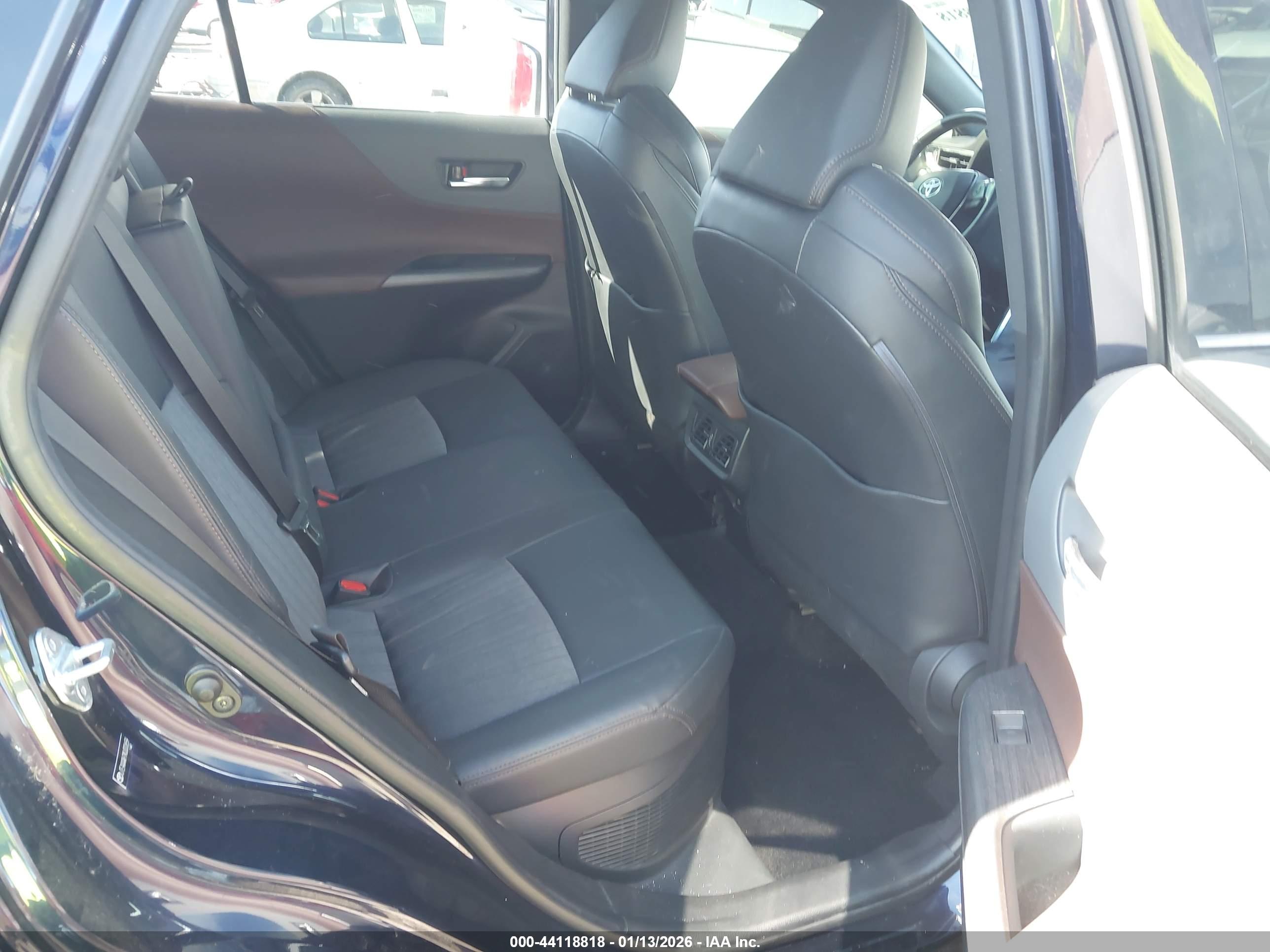 TOYOTA VENZA image 8