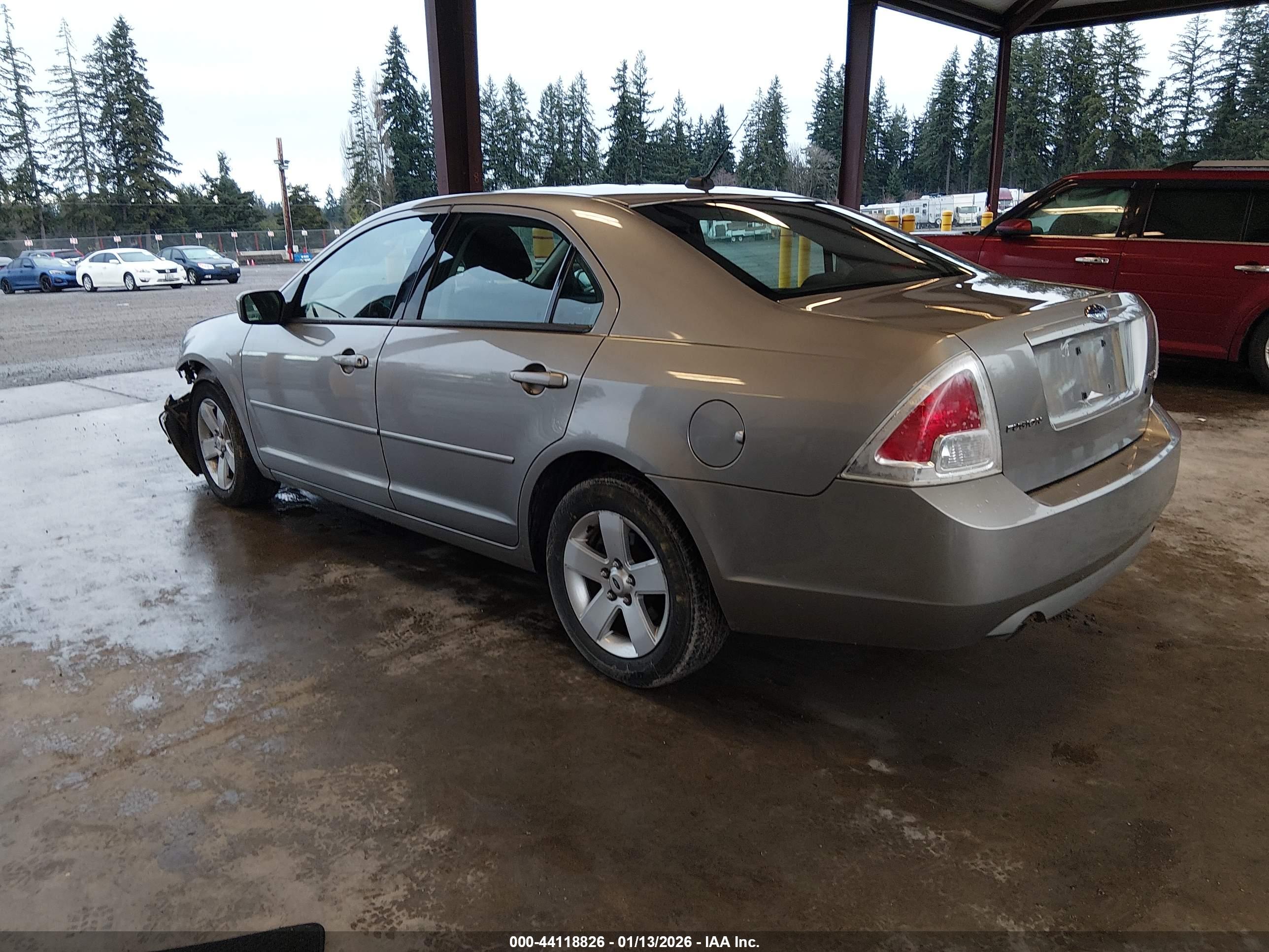 FORD FUSION image 3