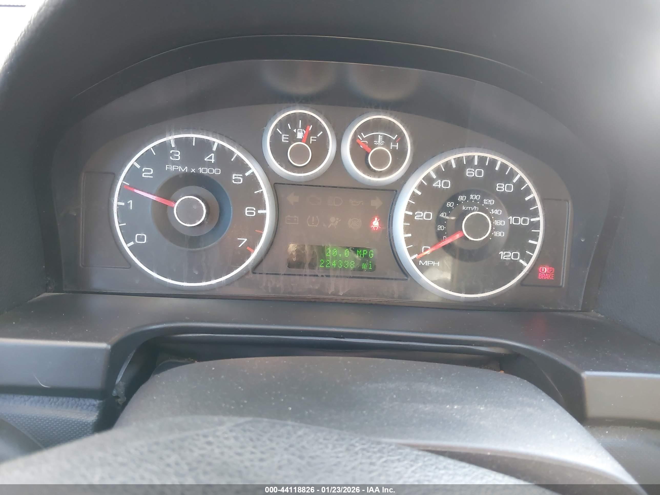 FORD FUSION image 7