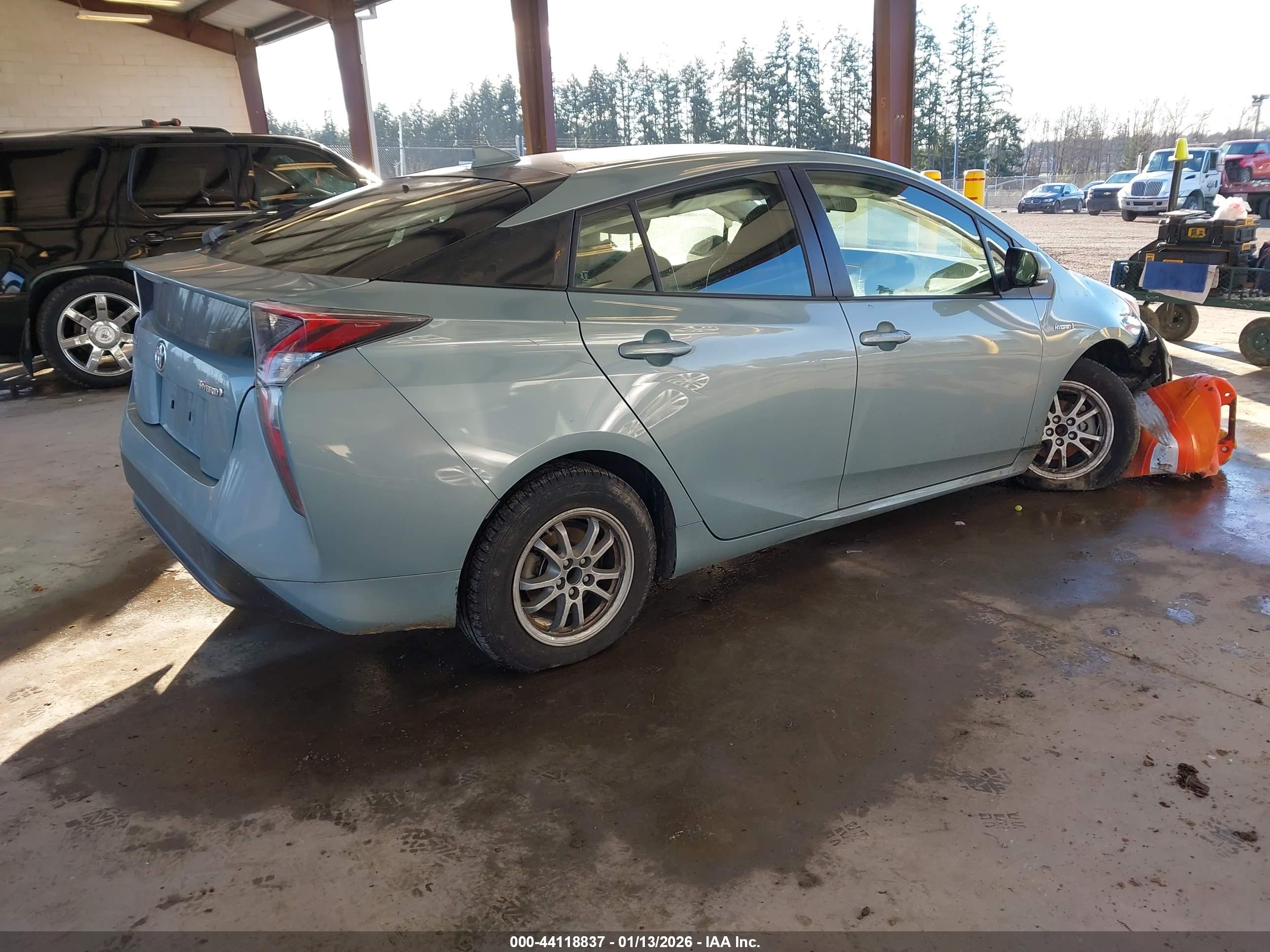 TOYOTA PRIUS image 4