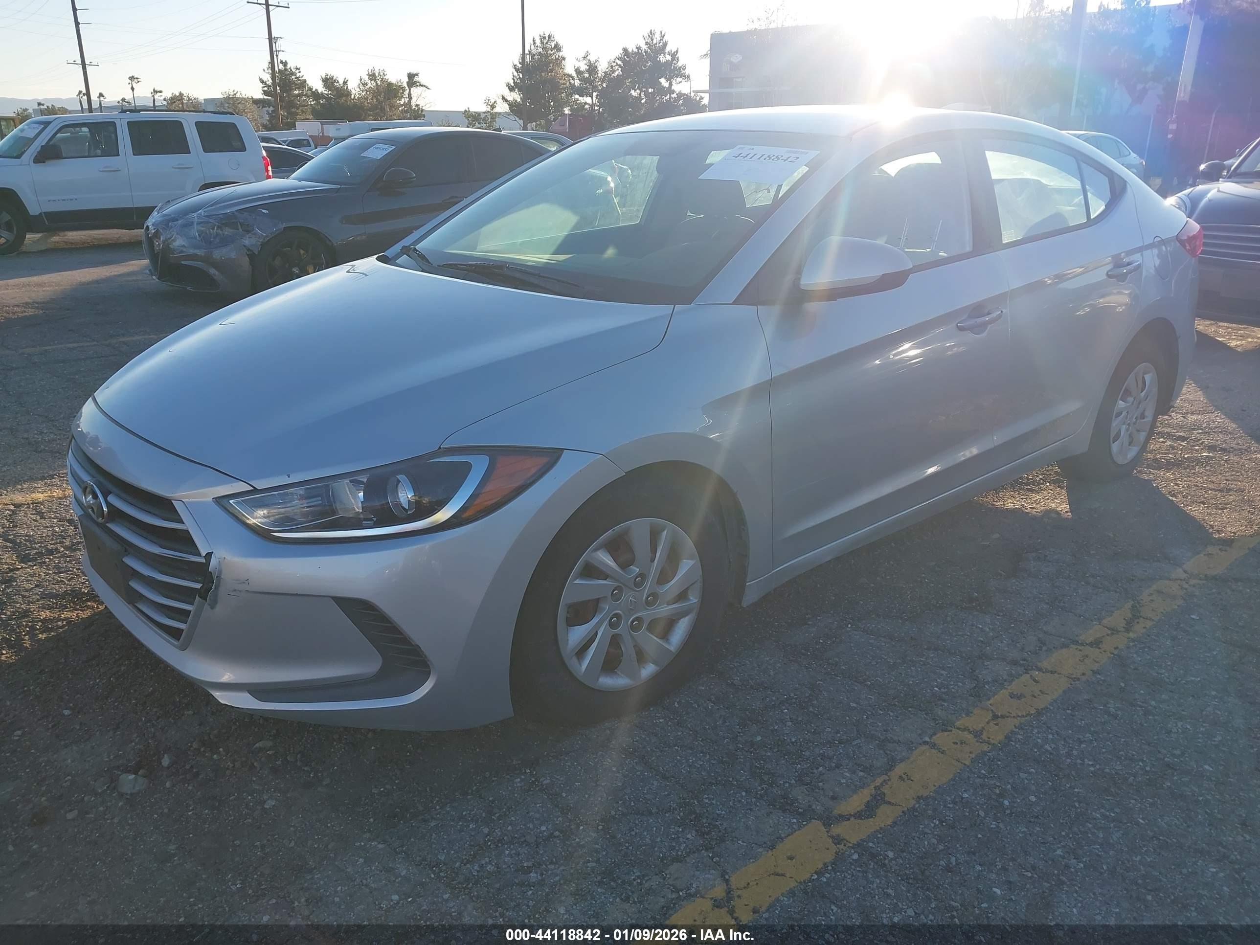 HYUNDAI ELANTRA image 2
