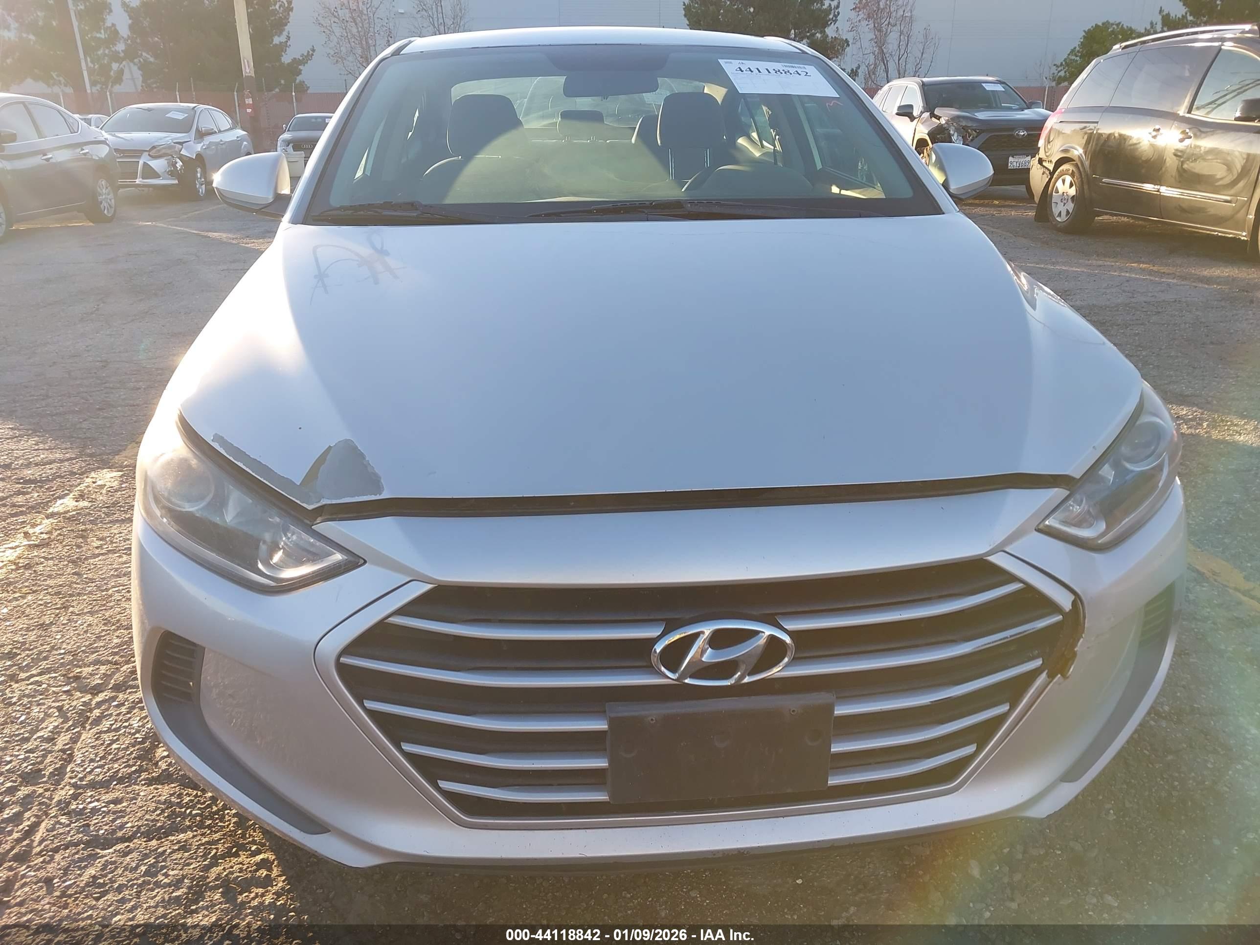 HYUNDAI ELANTRA image 6
