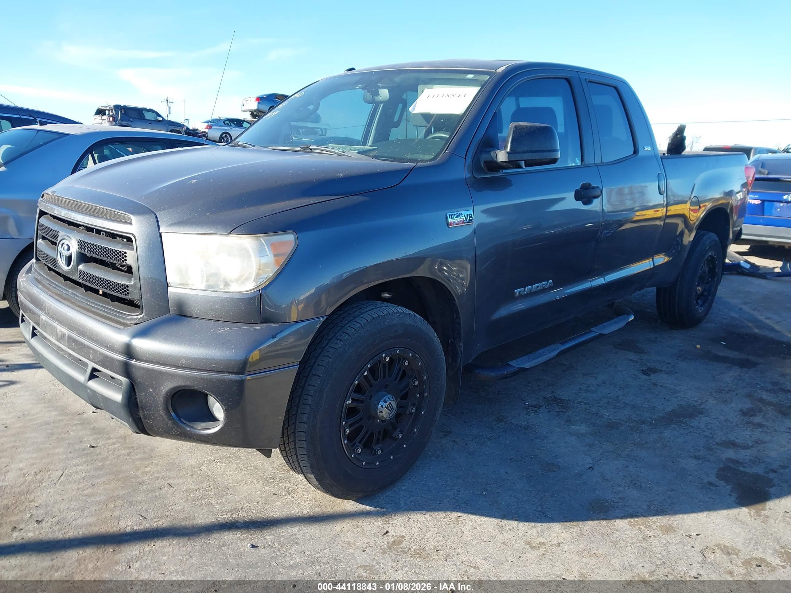 TOYOTA TUNDRA image 2