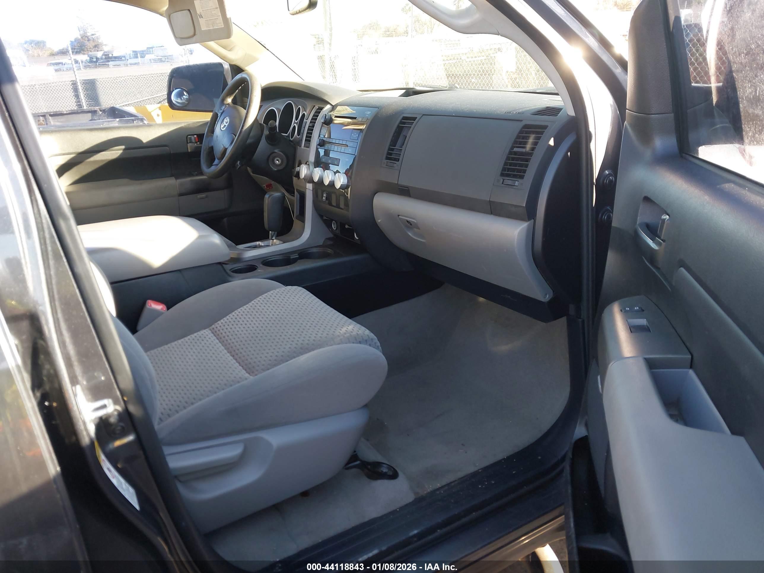 TOYOTA TUNDRA image 5