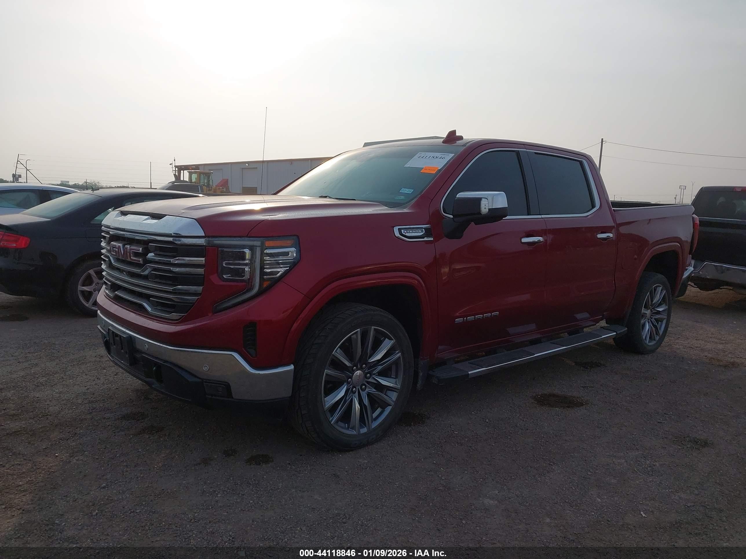 GMC SIERRA image 2