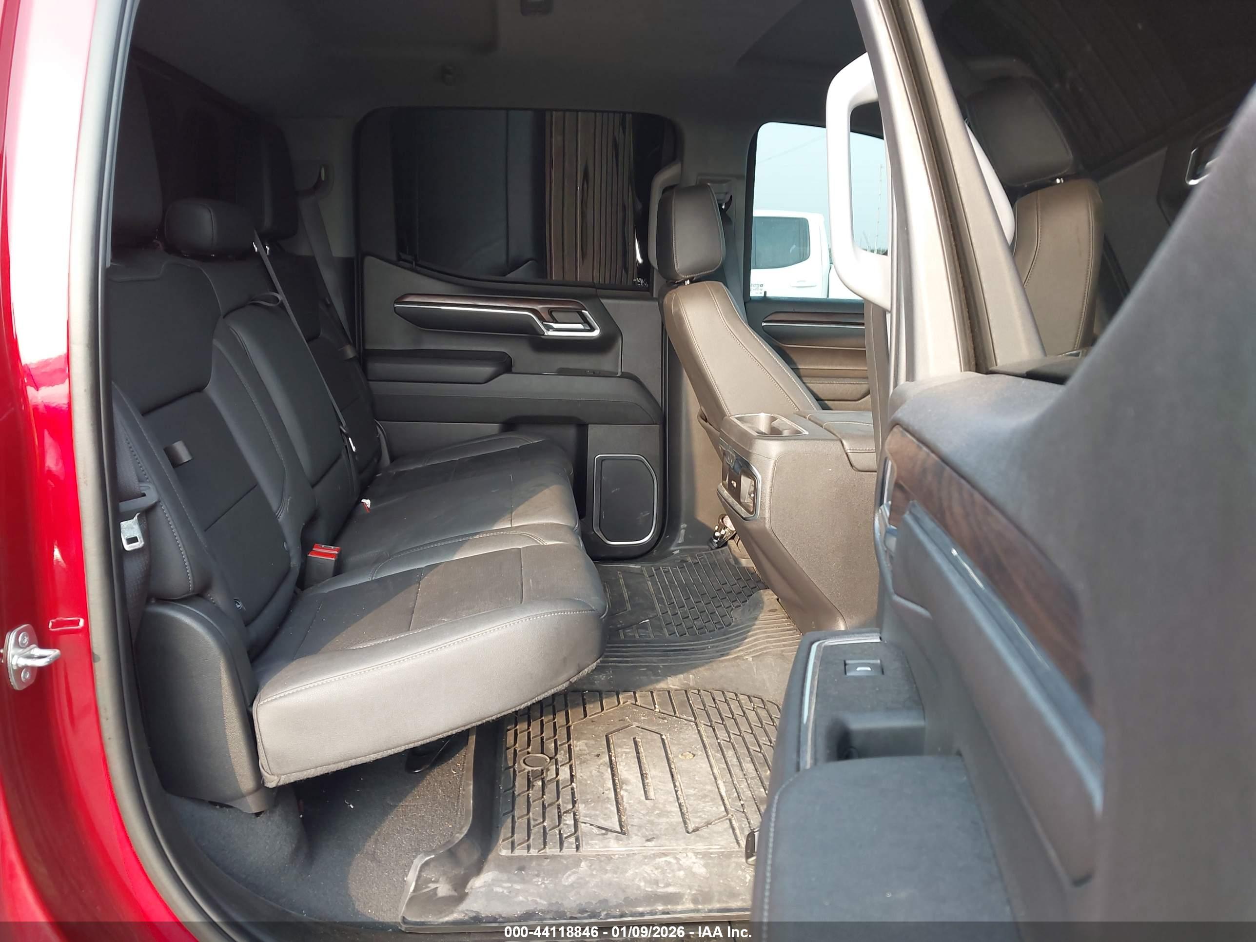 GMC SIERRA image 8