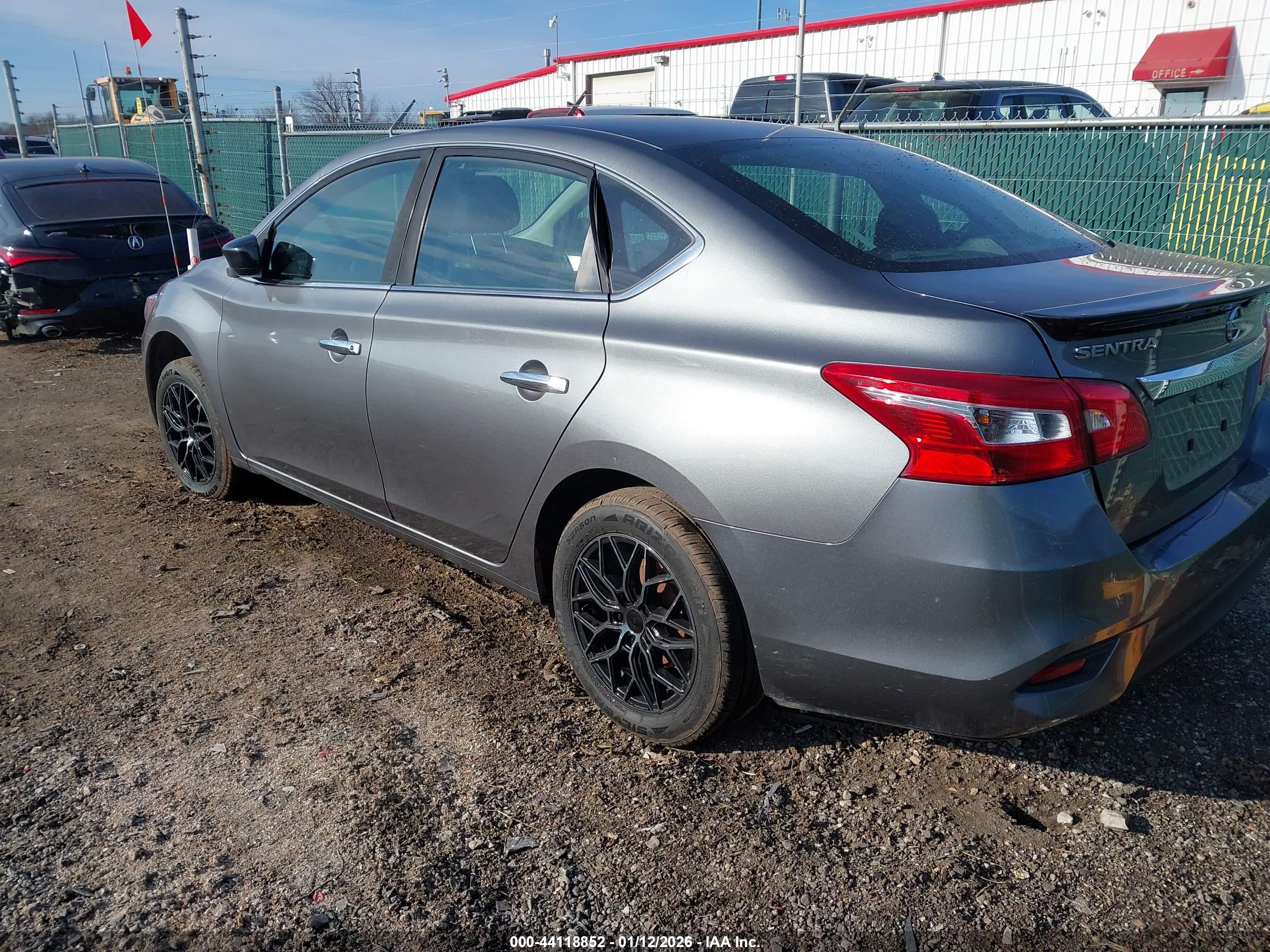 NISSAN SENTRA image 3