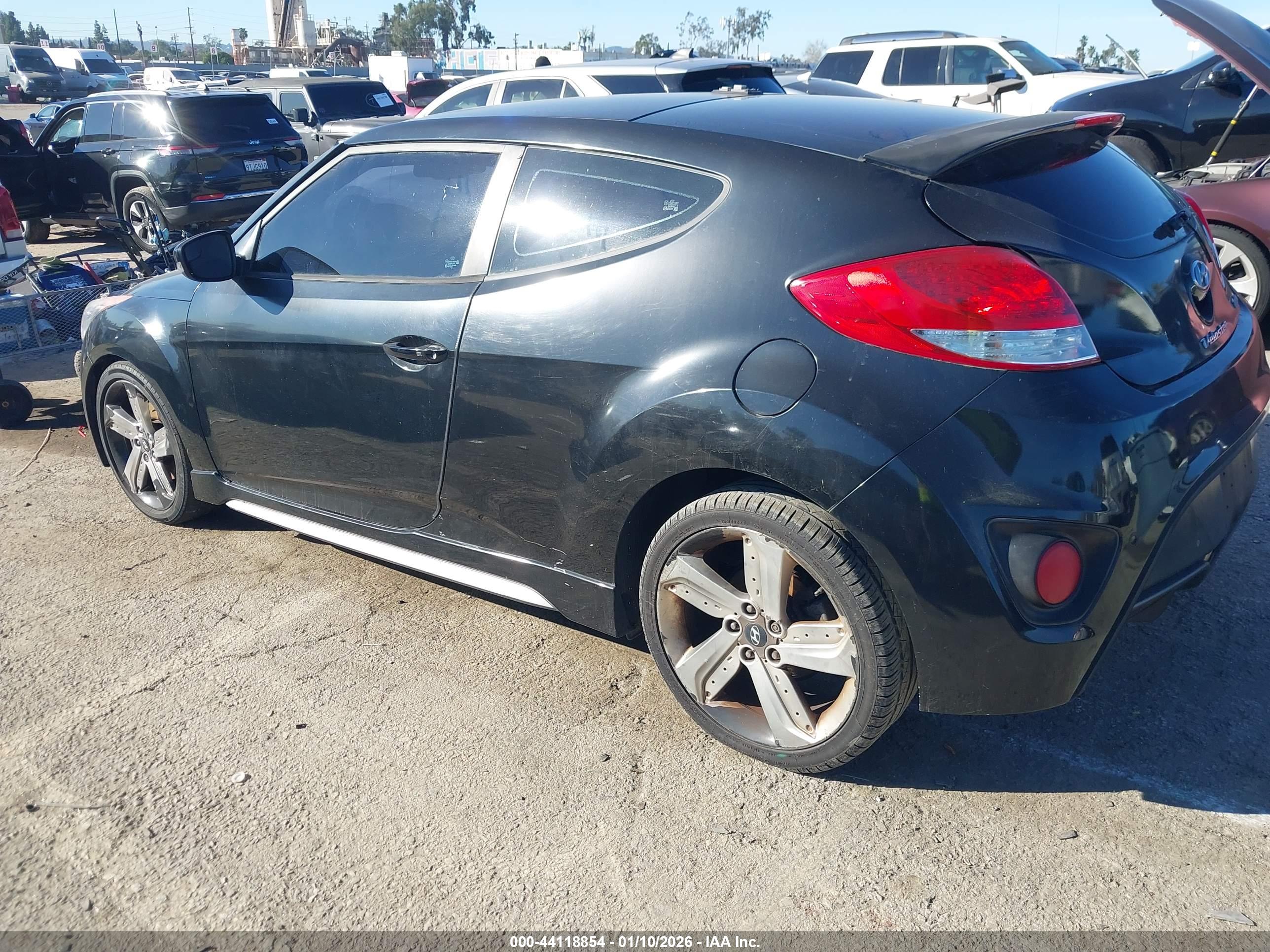 HYUNDAI VELOSTER image 3