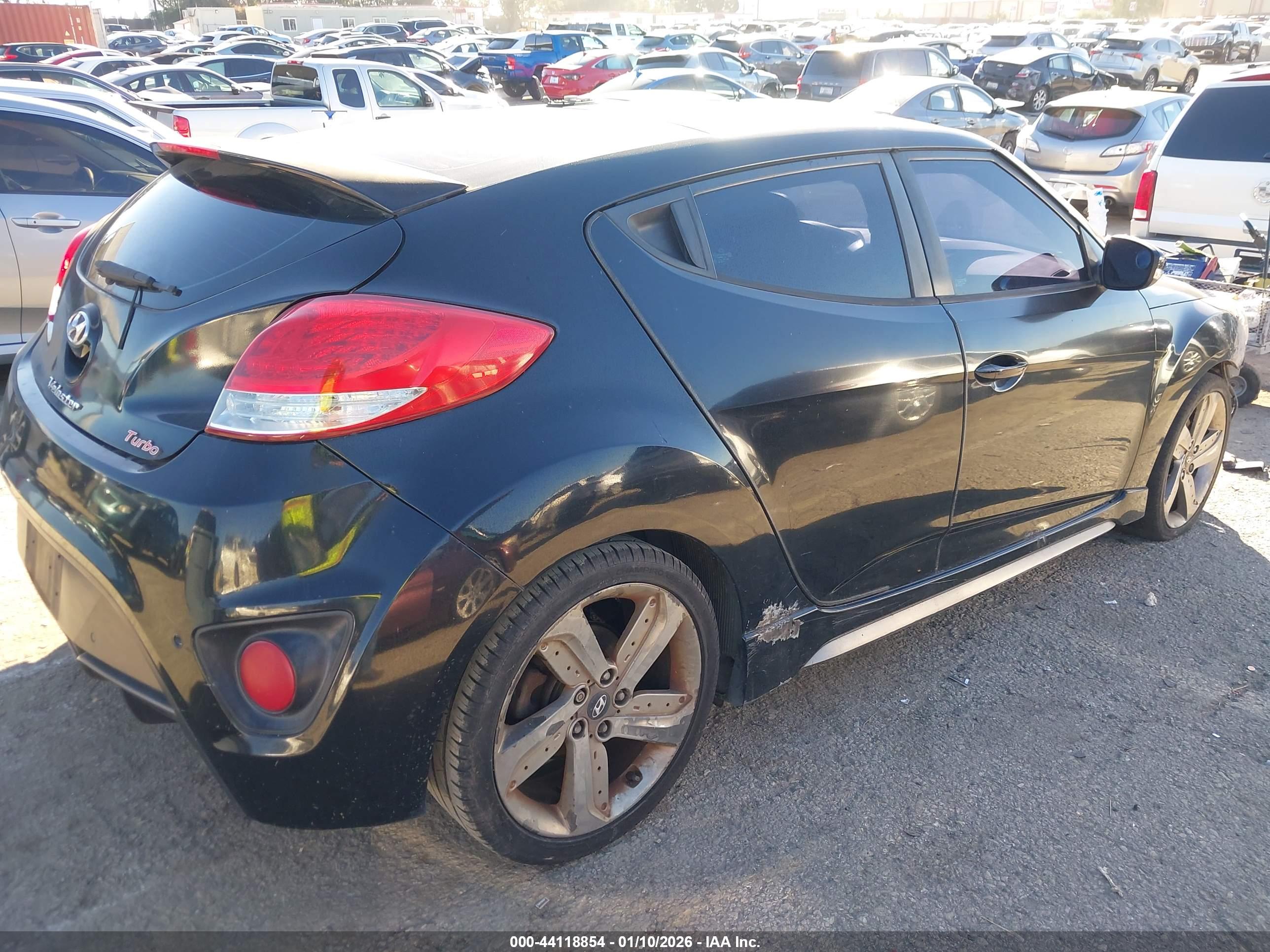 HYUNDAI VELOSTER image 4