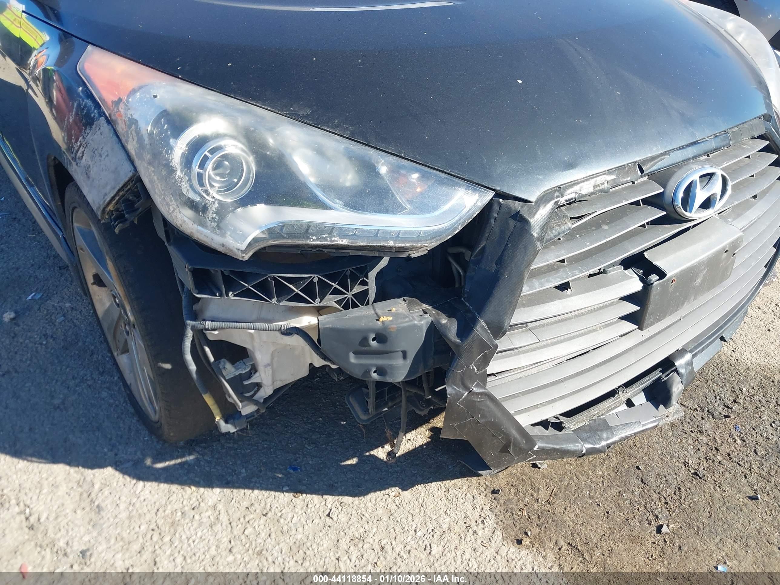 HYUNDAI VELOSTER image 6