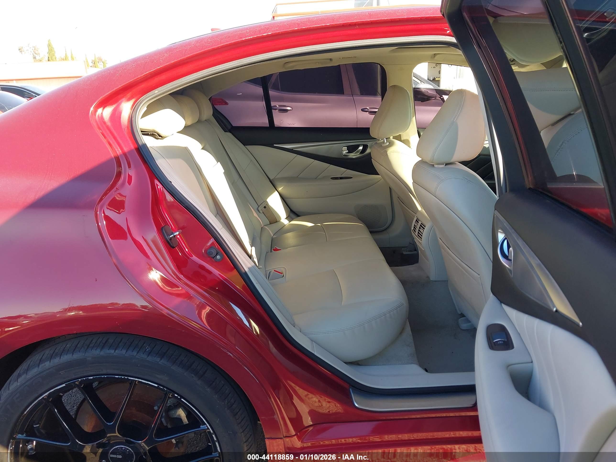 INFINITI Q50 image 8