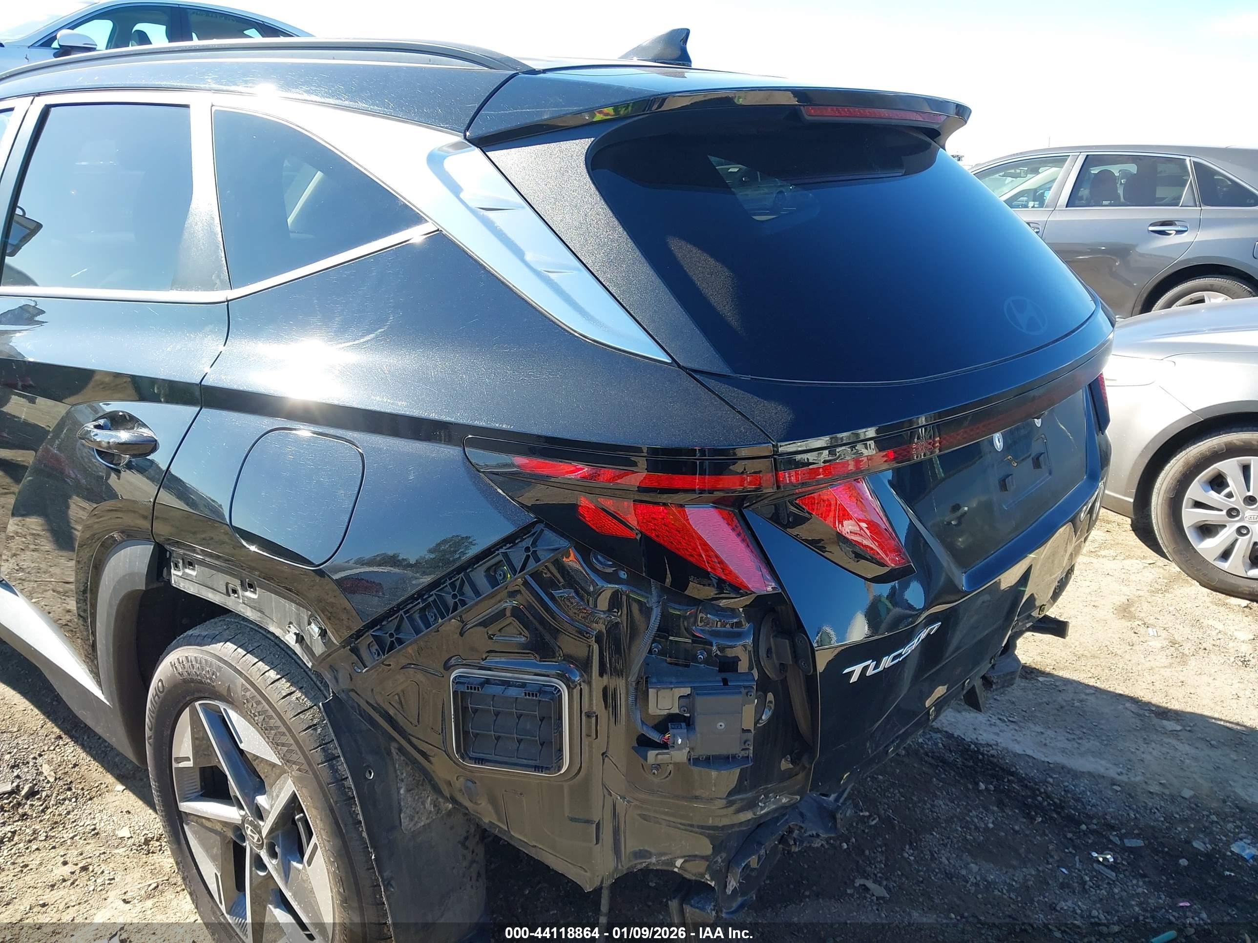 HYUNDAI TUCSON image 6