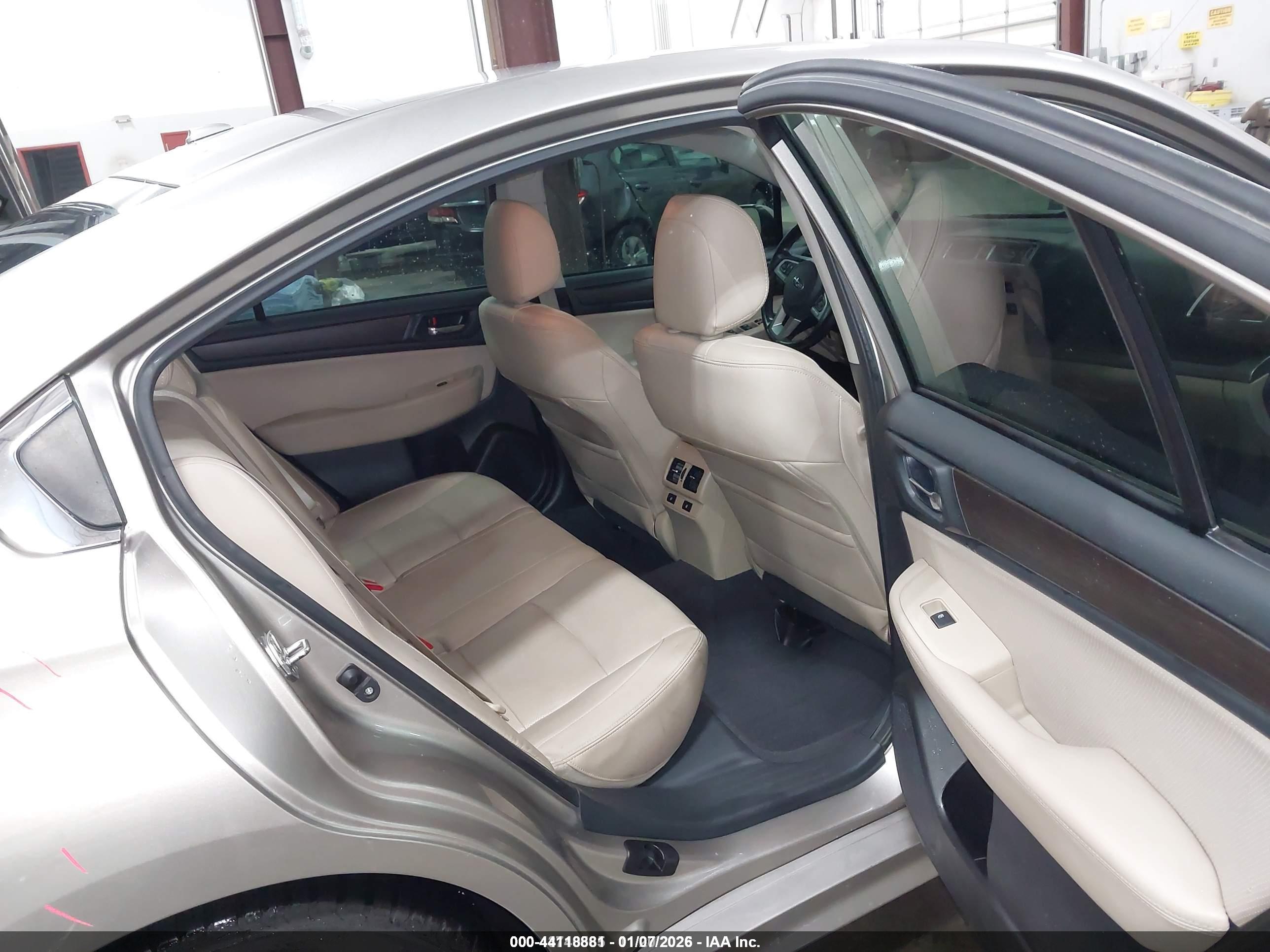 SUBARU LEGACY image 8