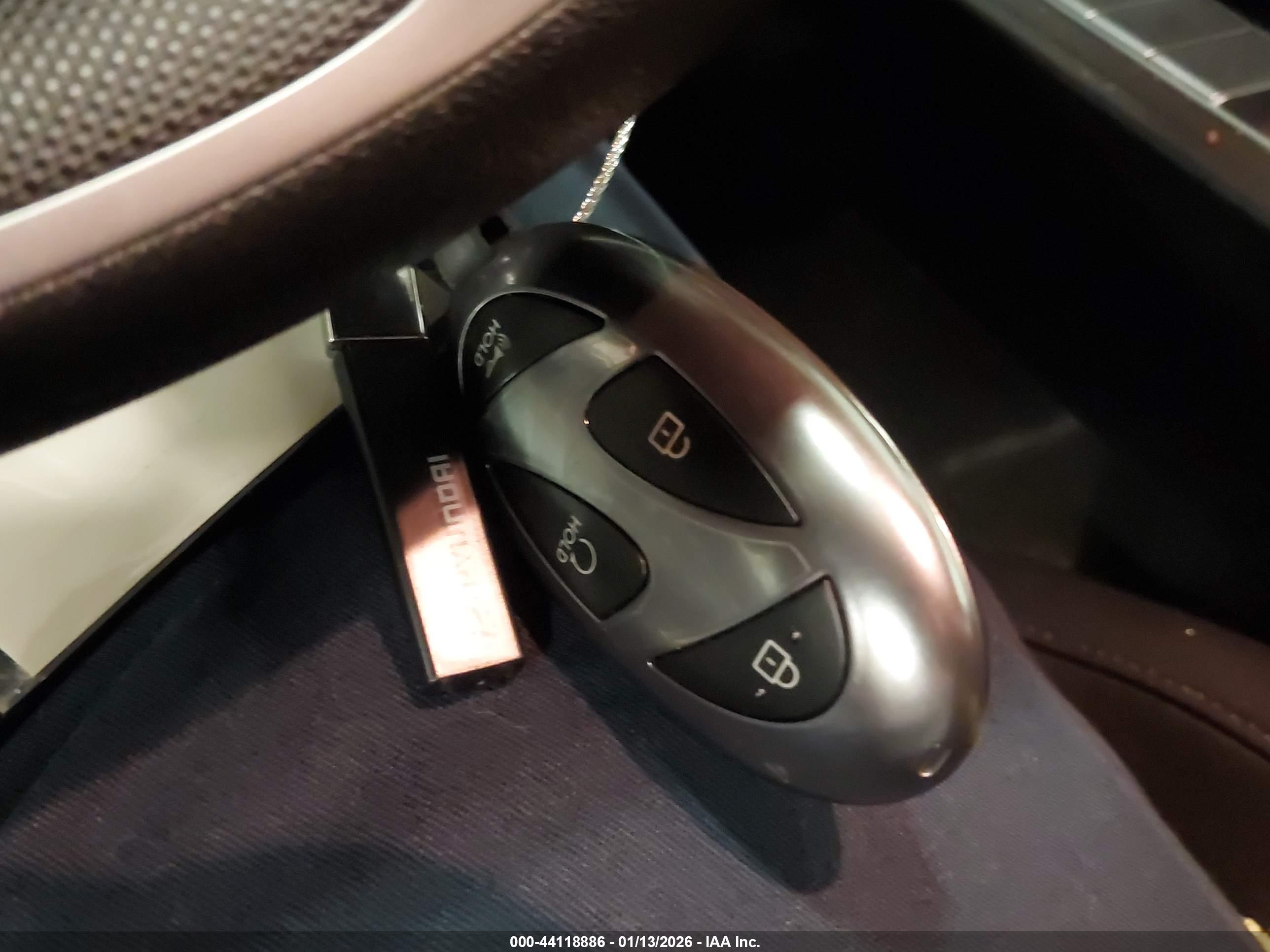 HYUNDAI ELANTRA image 11