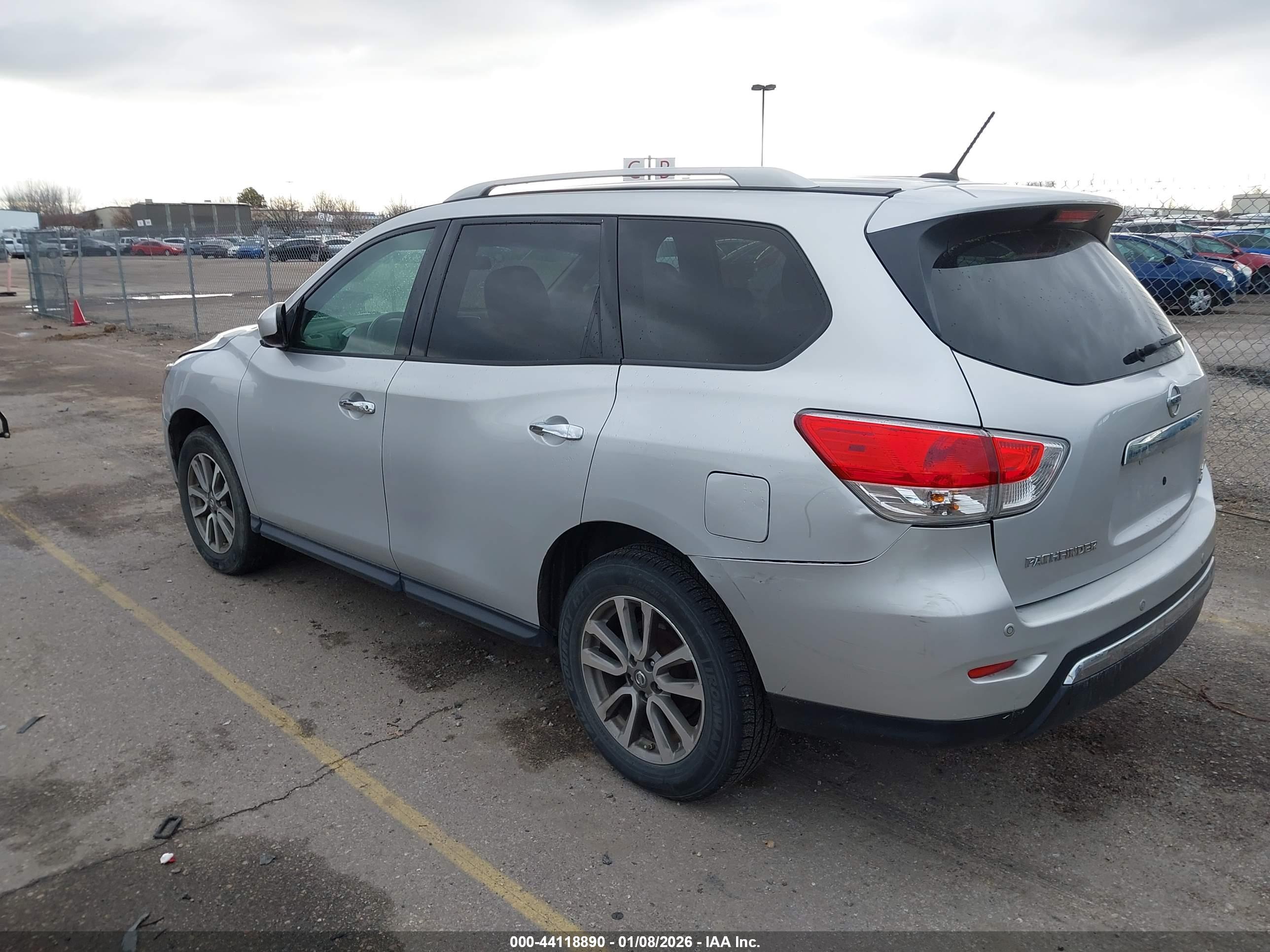 NISSAN PATHFINDER image 3