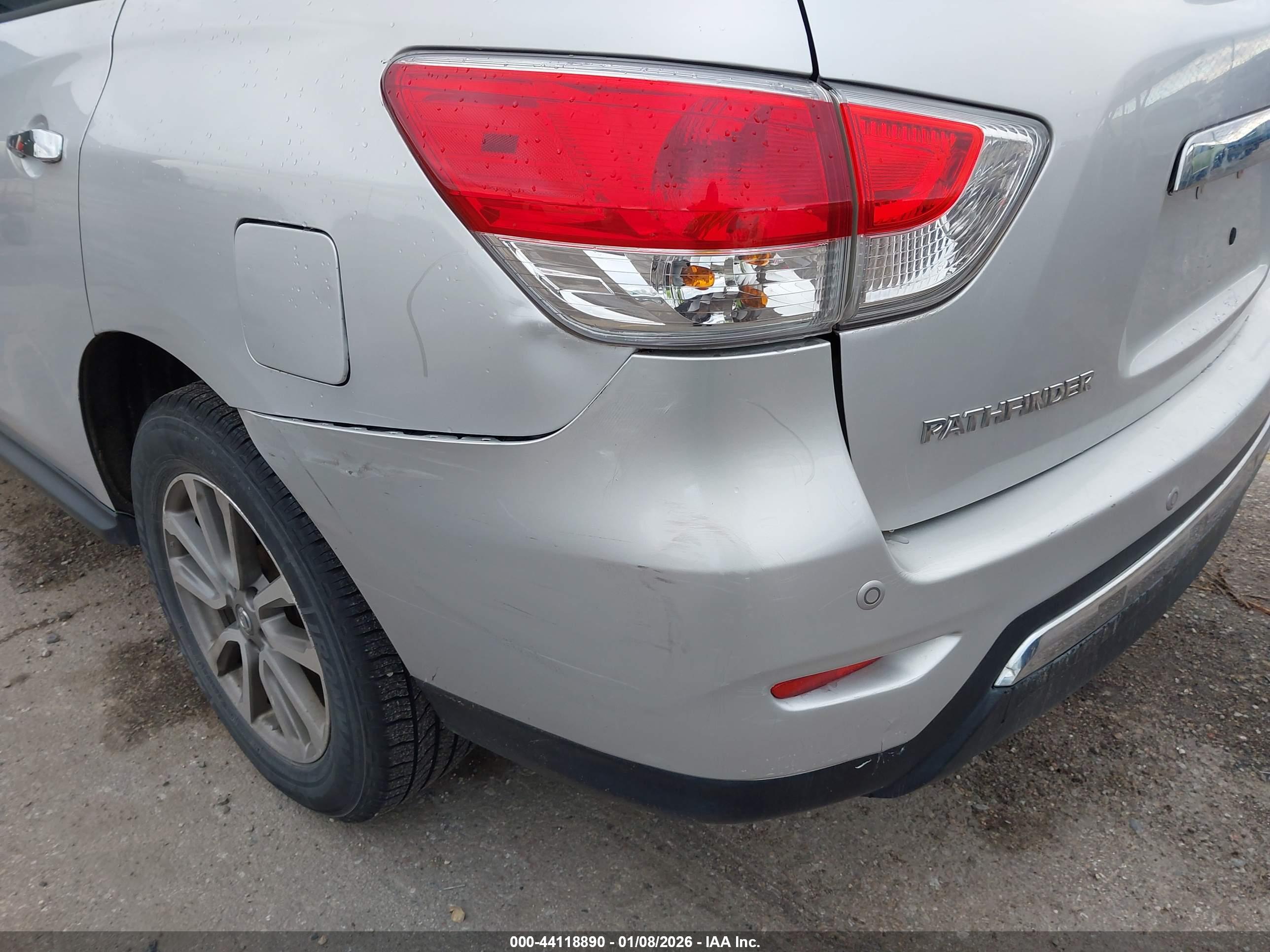 NISSAN PATHFINDER image 6