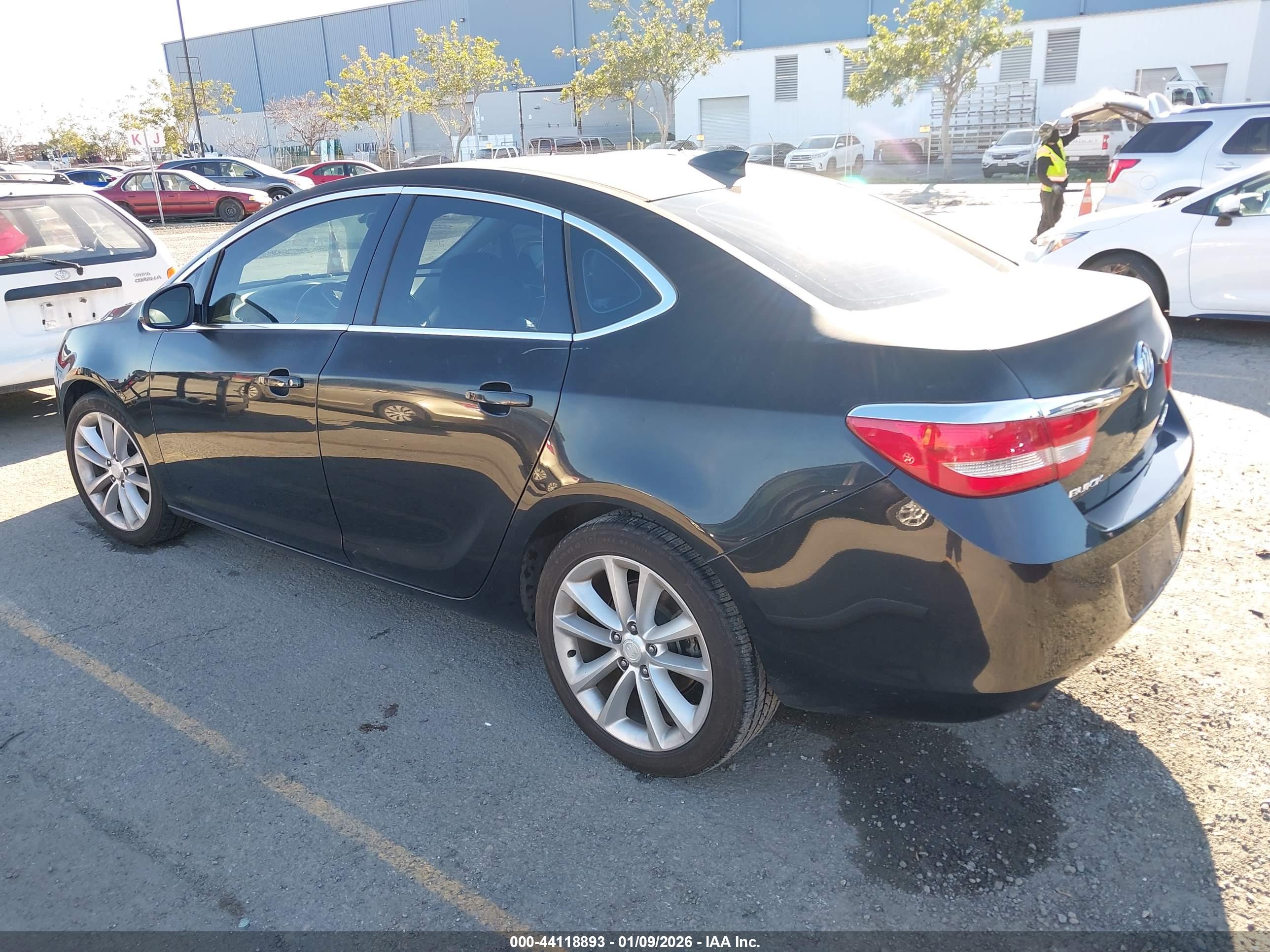 BUICK VERANO image 3