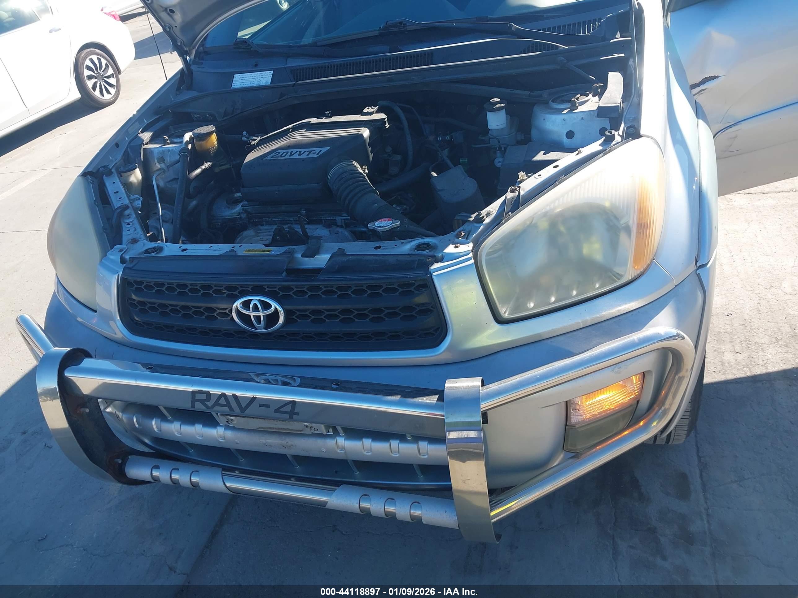 TOYOTA RAV4 image 10
