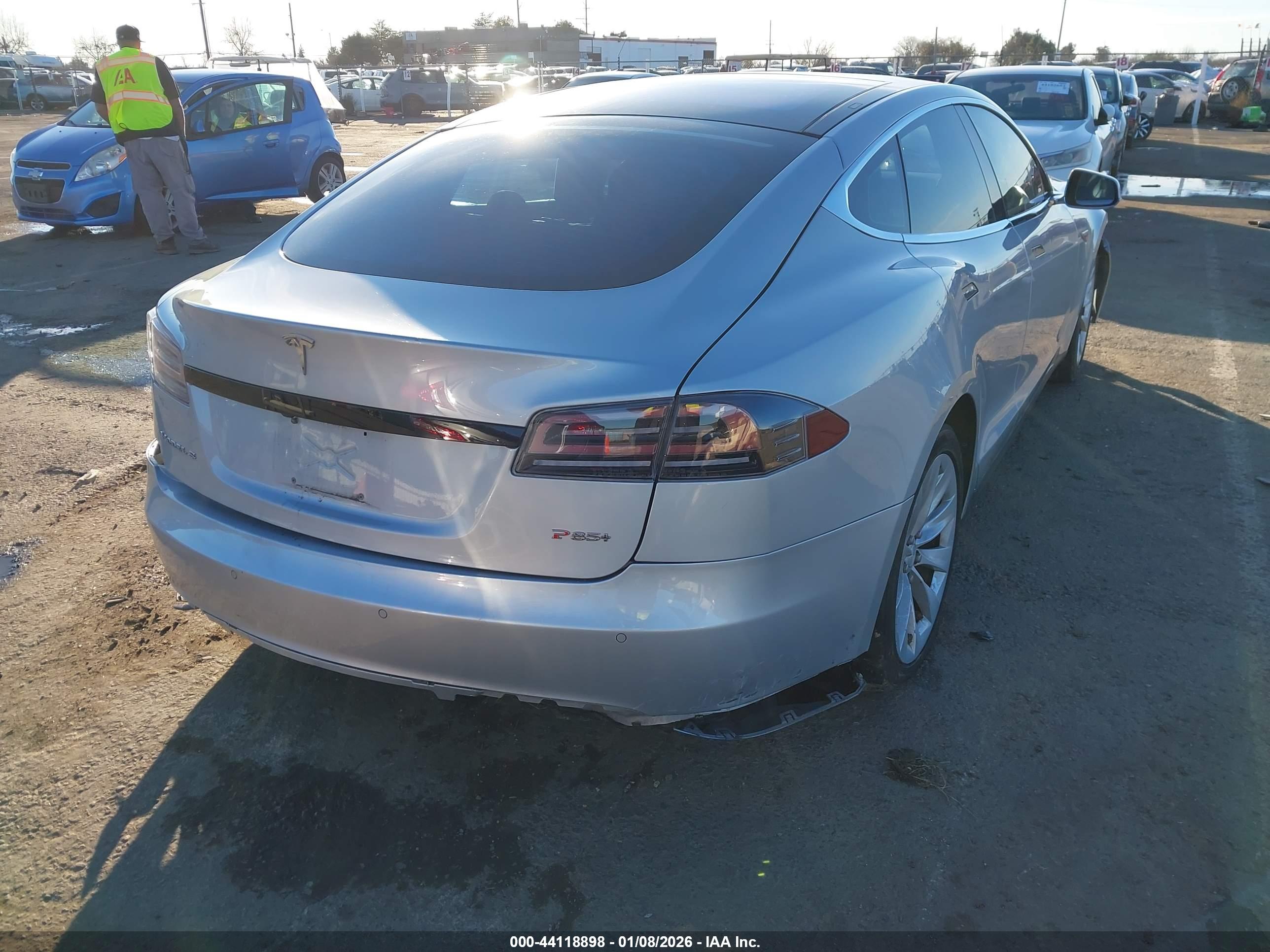 TESLA MODEL image 4