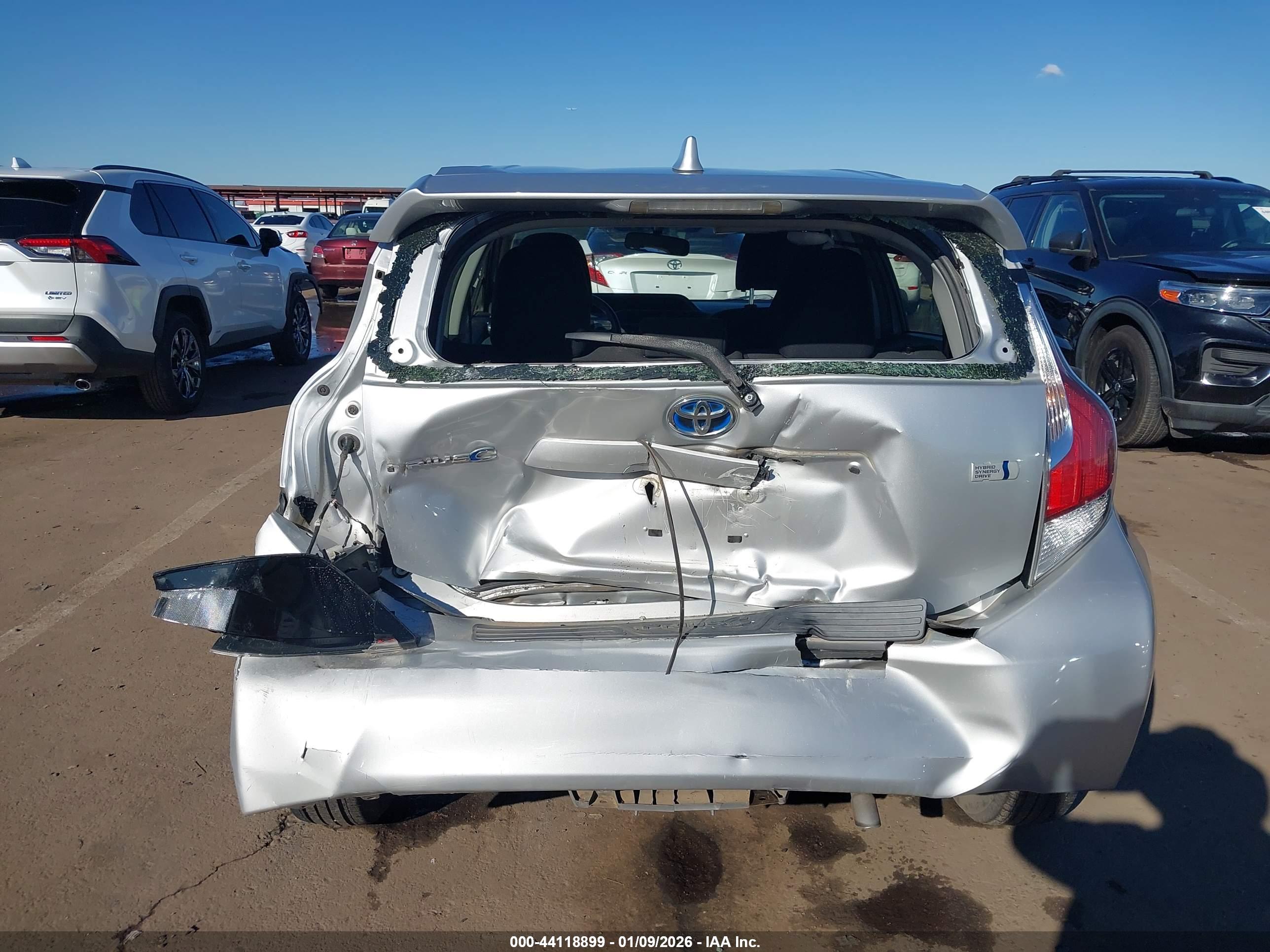 TOYOTA PRIUS image 6