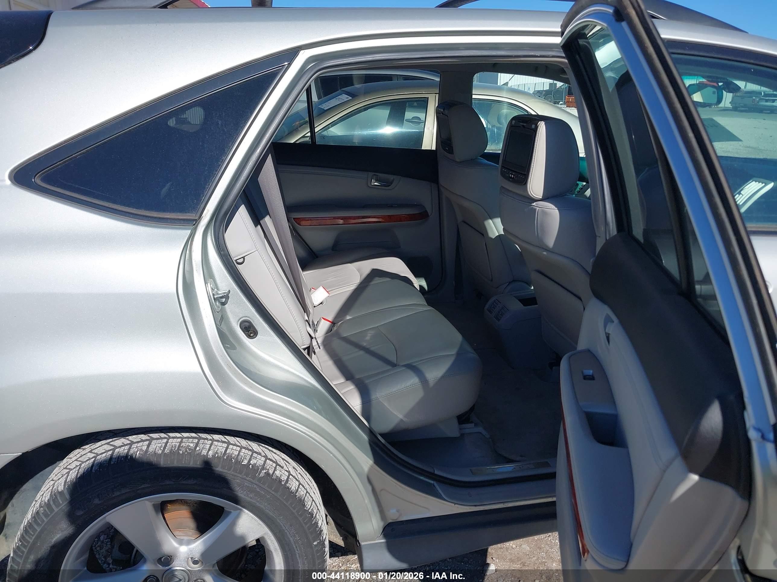 LEXUS RX image 8