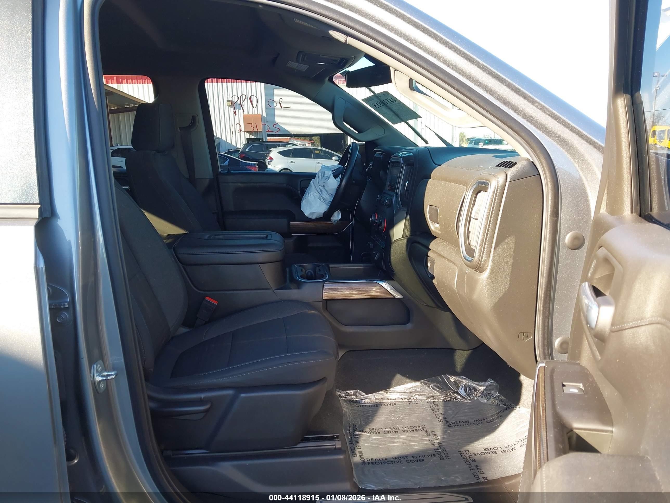 CHEVROLET SILVERADO image 5