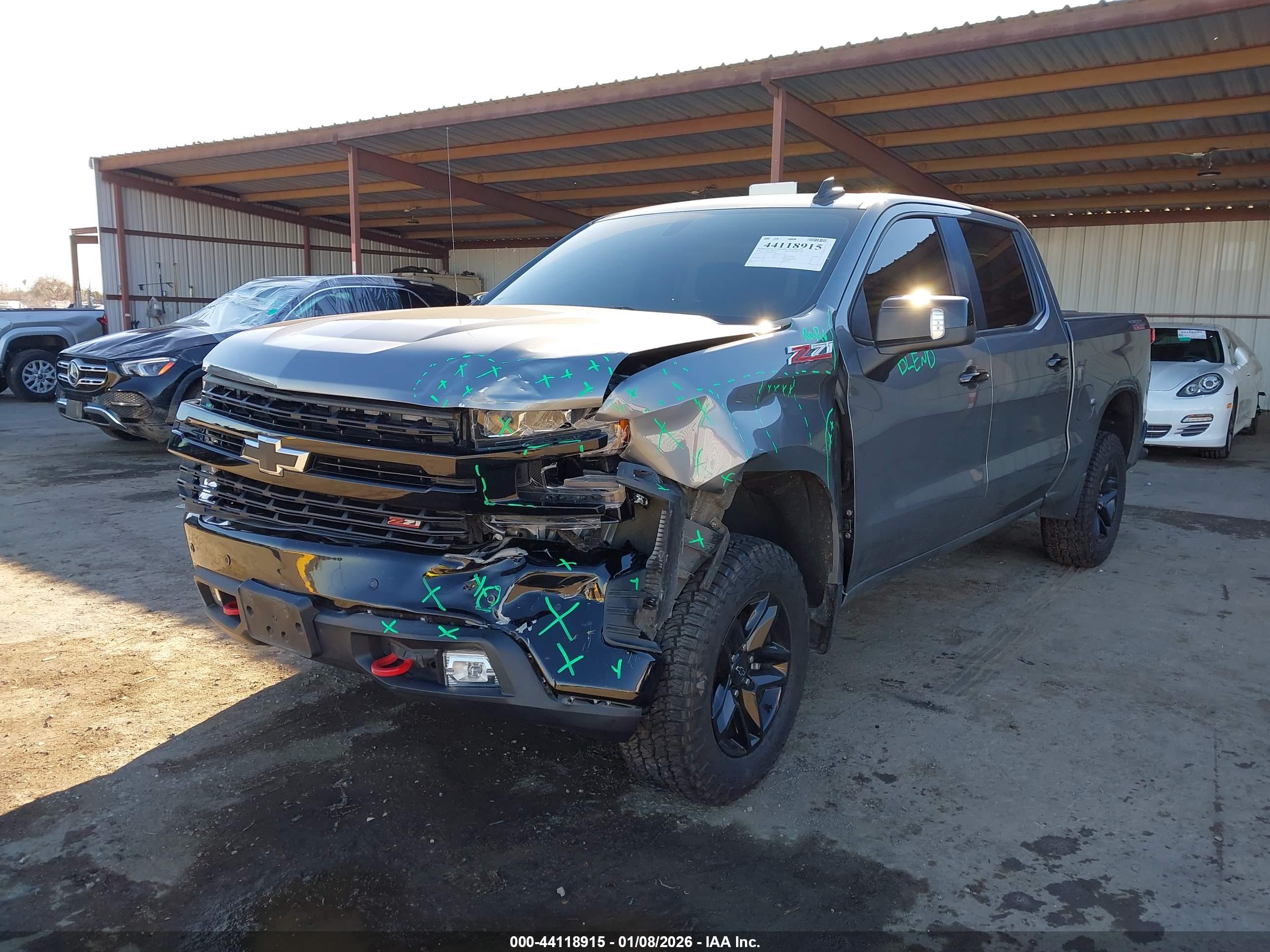 CHEVROLET SILVERADO image 6