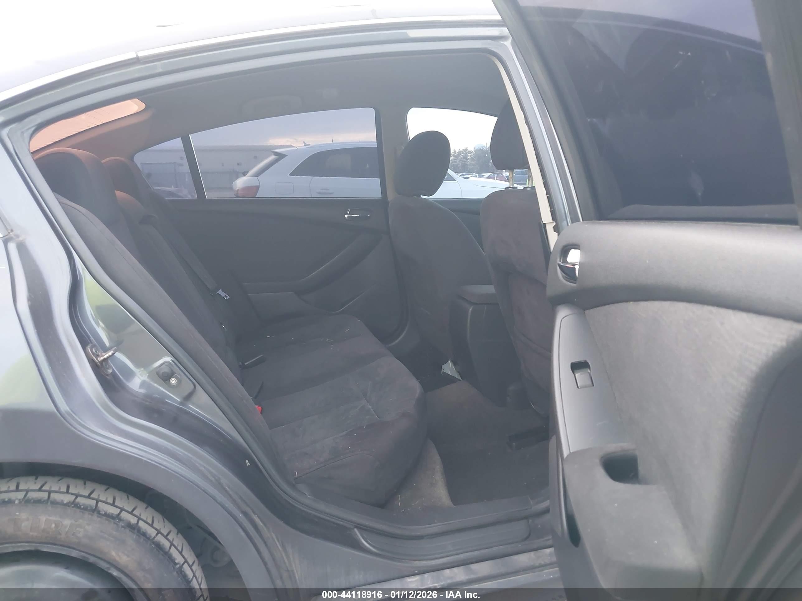 NISSAN ALTIMA image 8