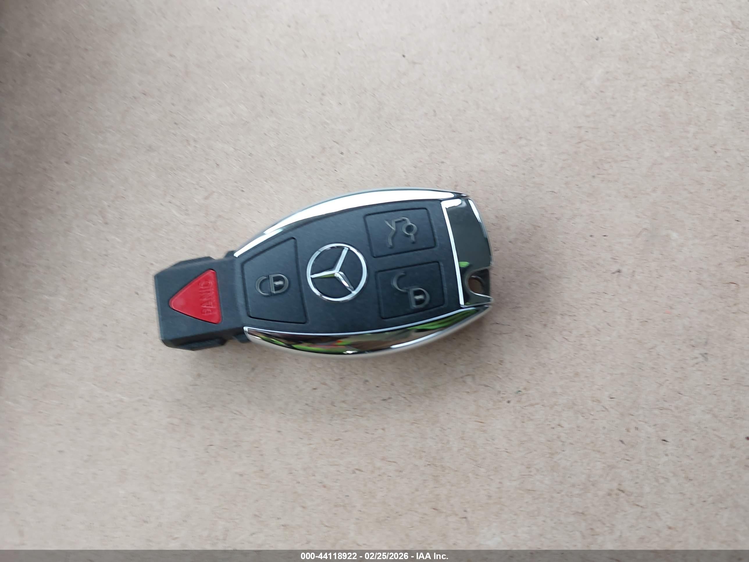 MERCEDES-BENZ E image 11