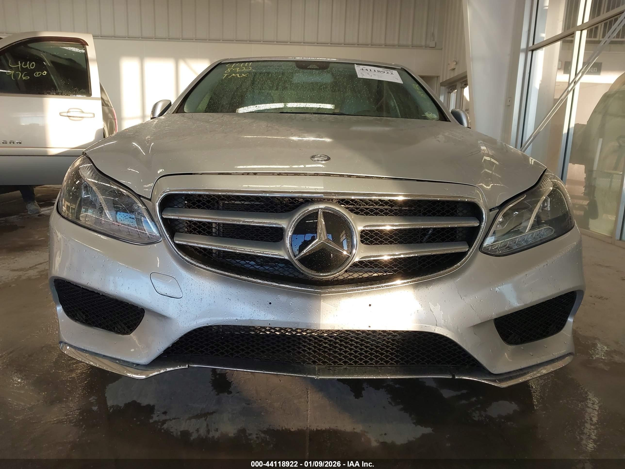 MERCEDES-BENZ E image 6