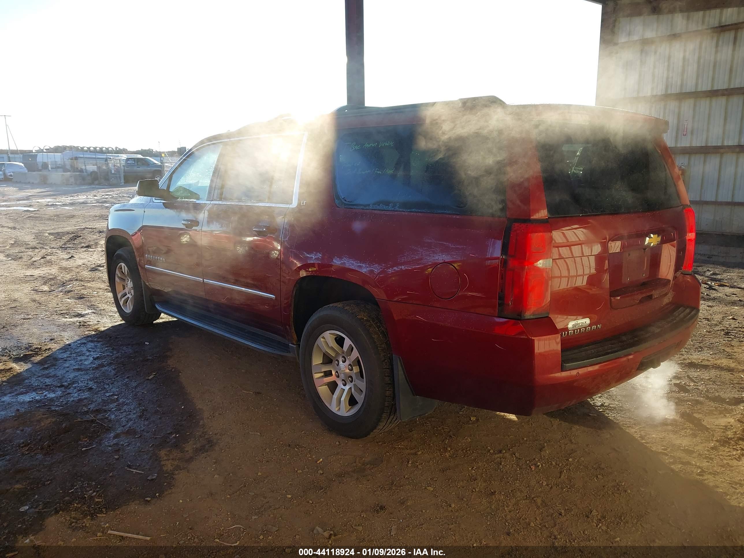 CHEVROLET SUBURBAN image 3