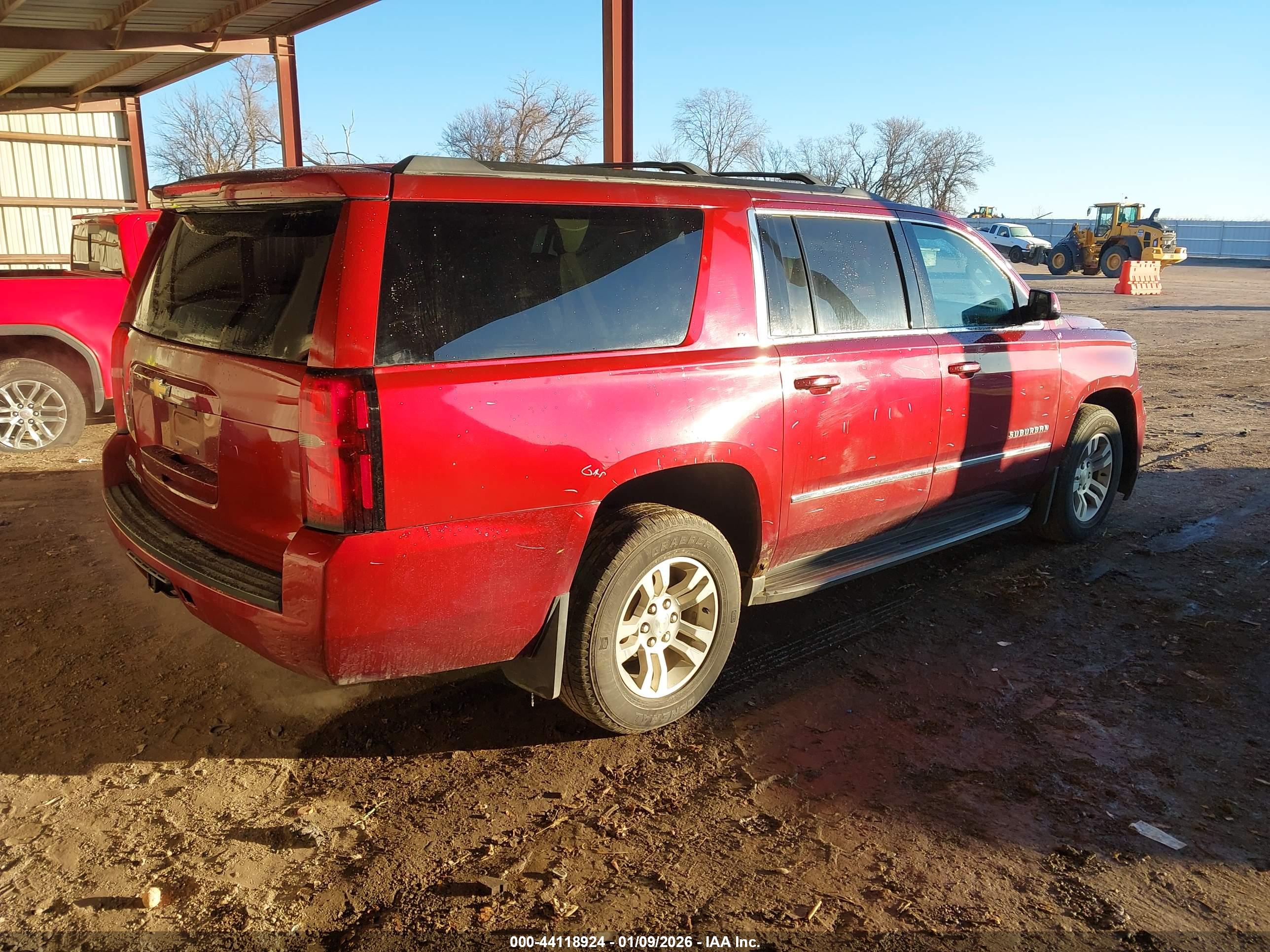 CHEVROLET SUBURBAN image 4