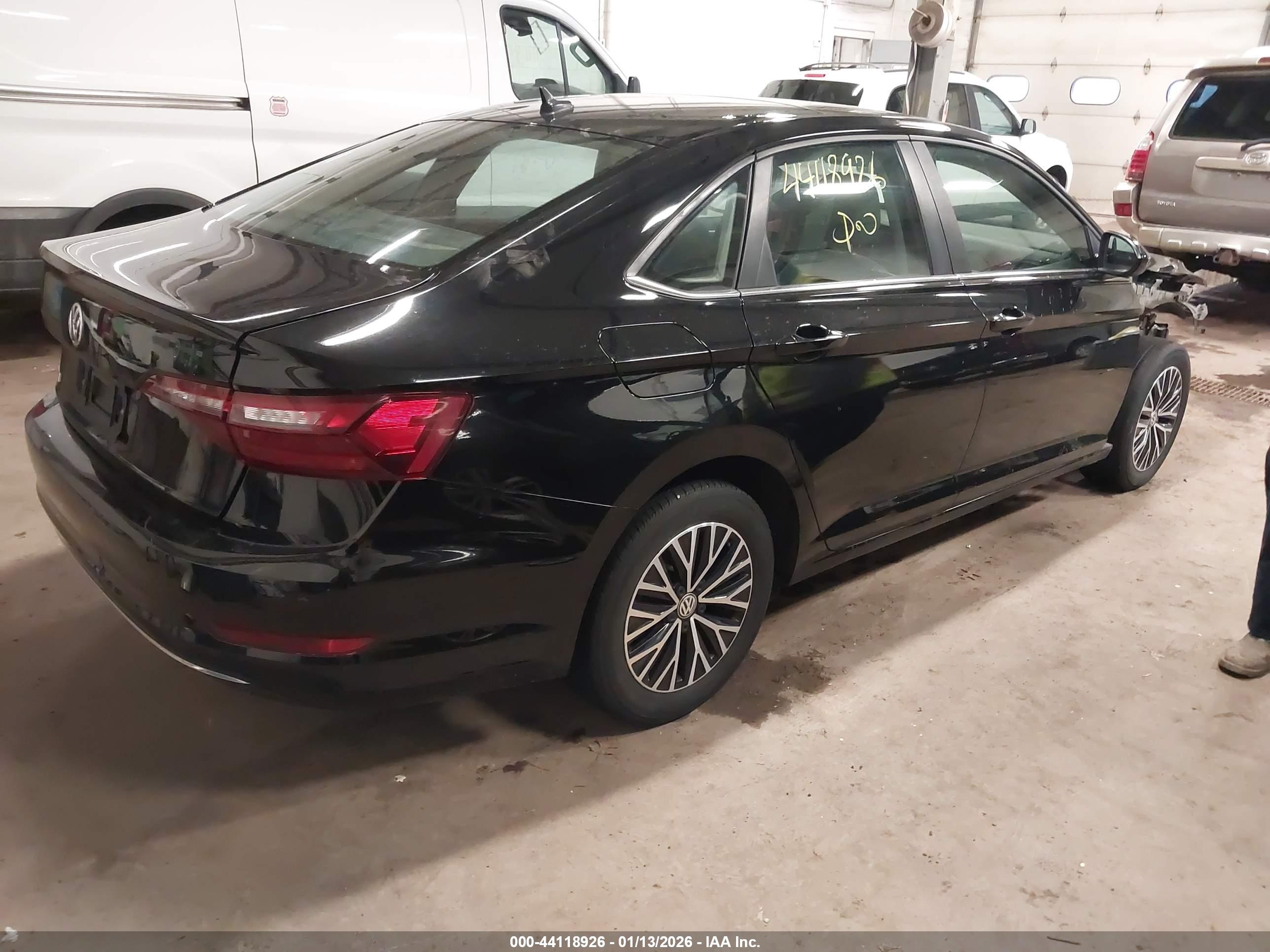 VOLKSWAGEN JETTA image 4