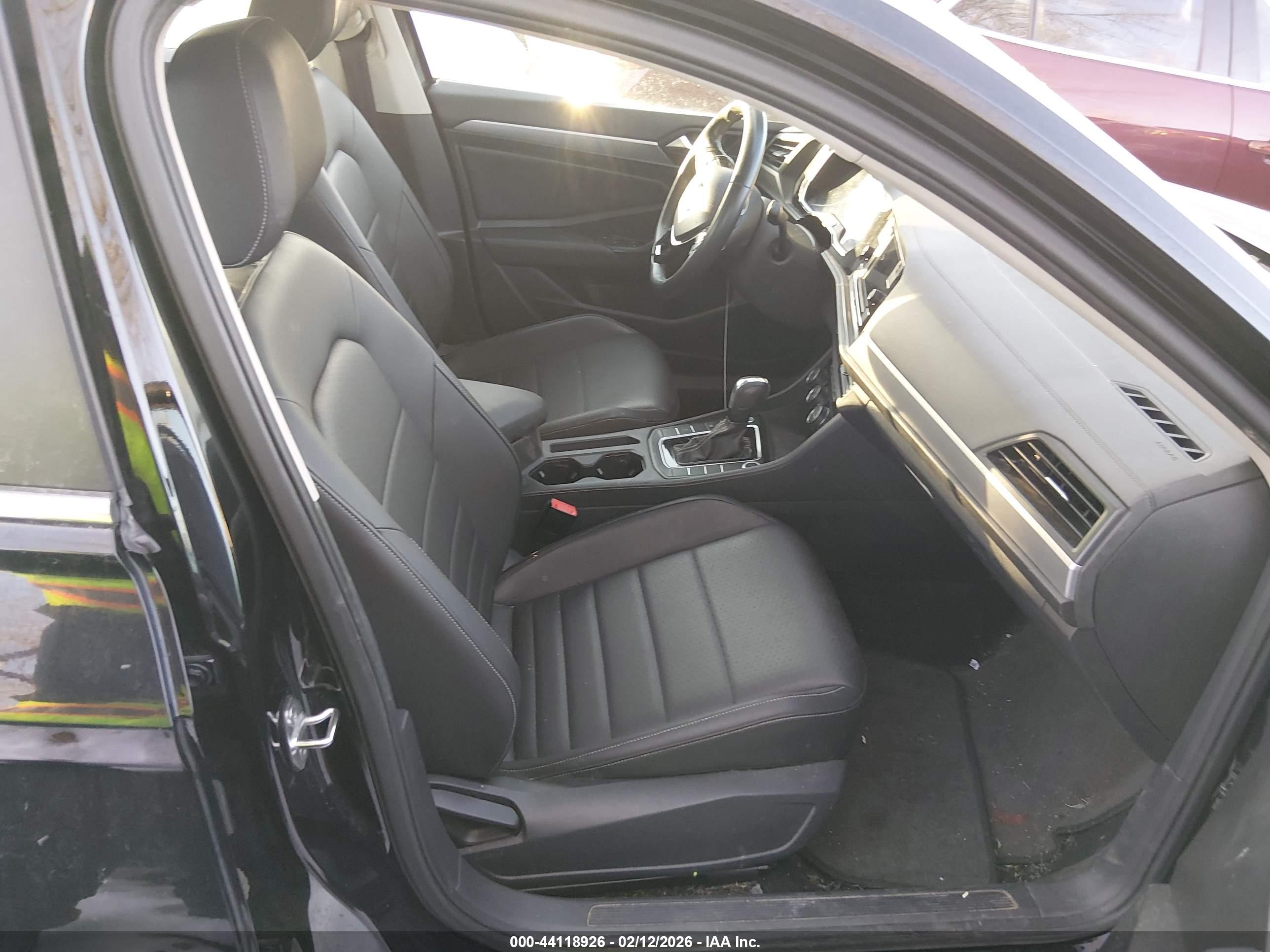 VOLKSWAGEN JETTA image 5