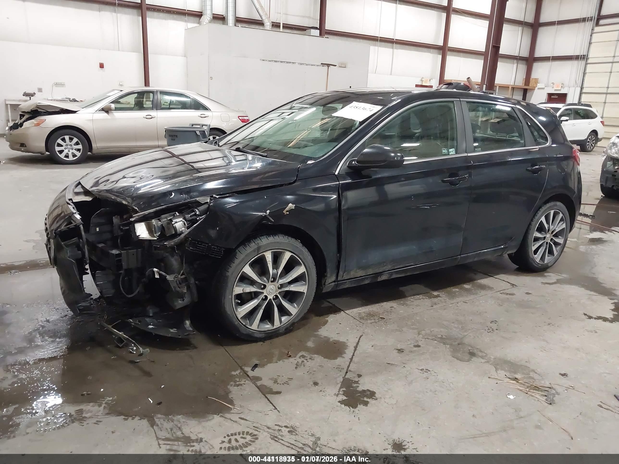 HYUNDAI ELANTRA image 2