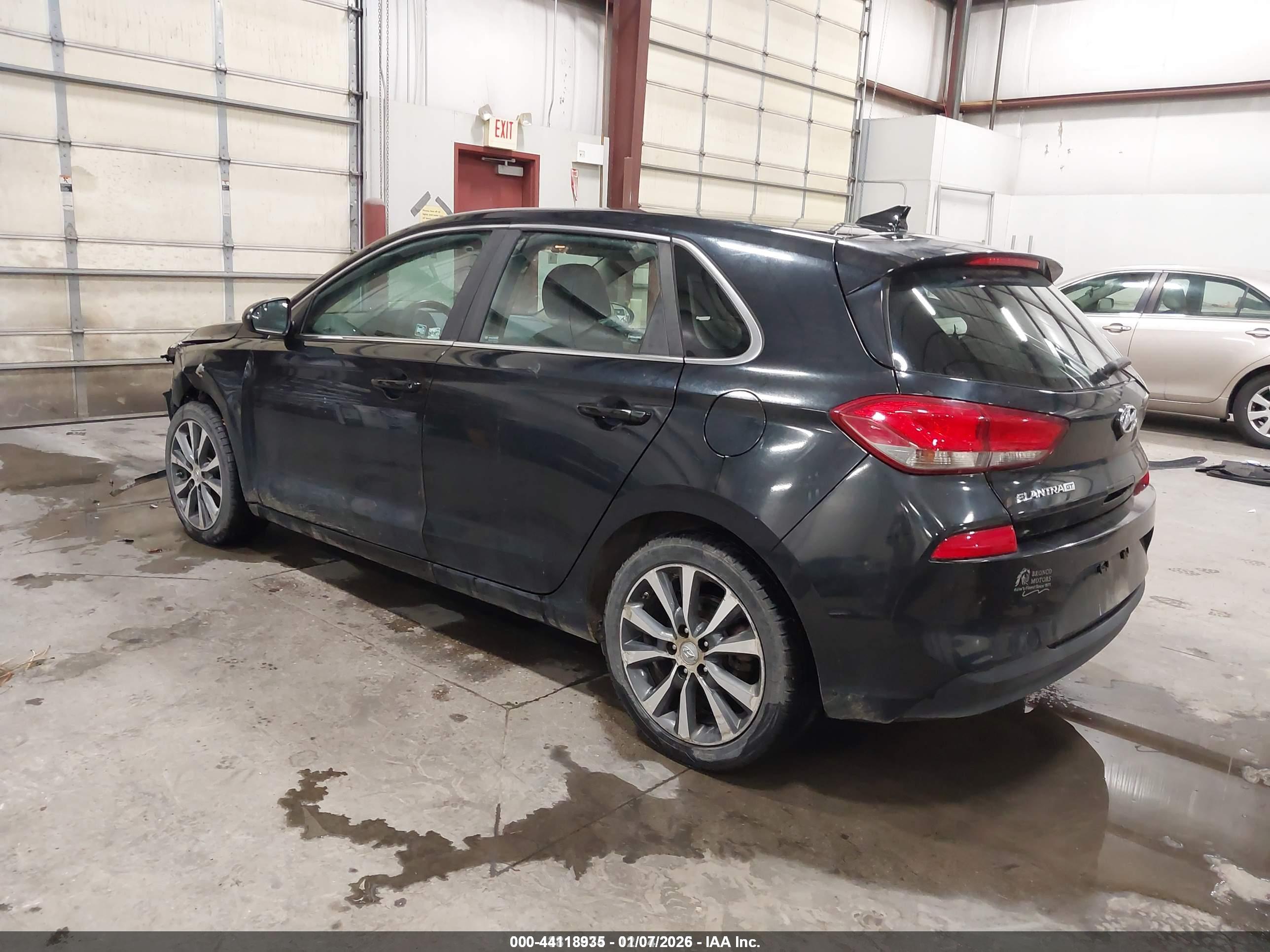 HYUNDAI ELANTRA image 3
