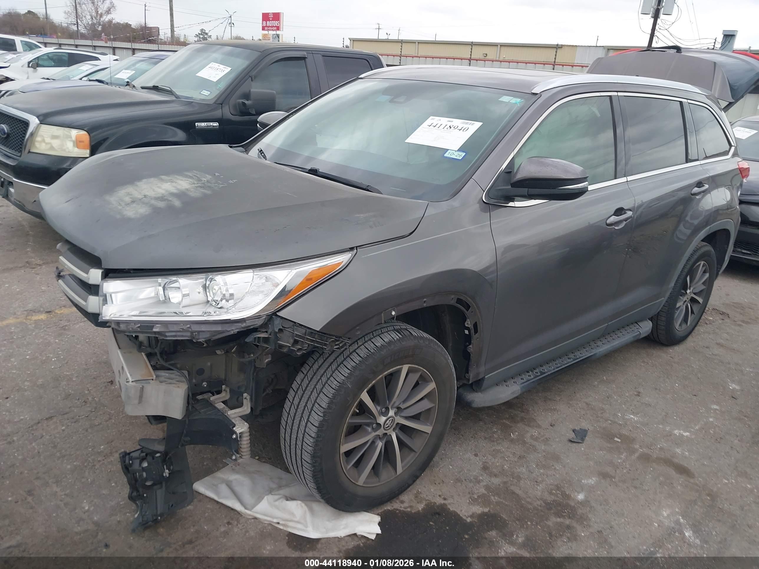 TOYOTA HIGHLANDER image 2